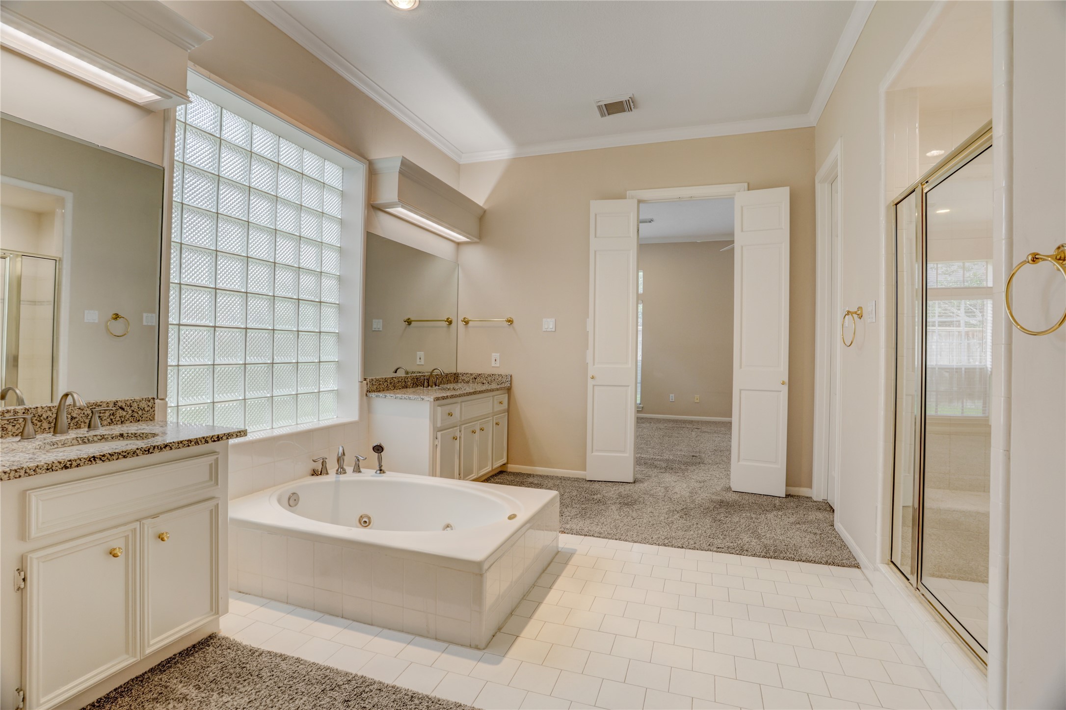 45 Ambleside Crescent Drive Property Photo 15