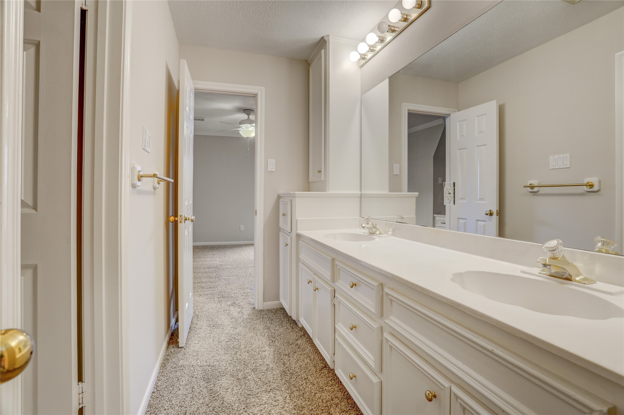45 Ambleside Crescent Drive Property Photo 18