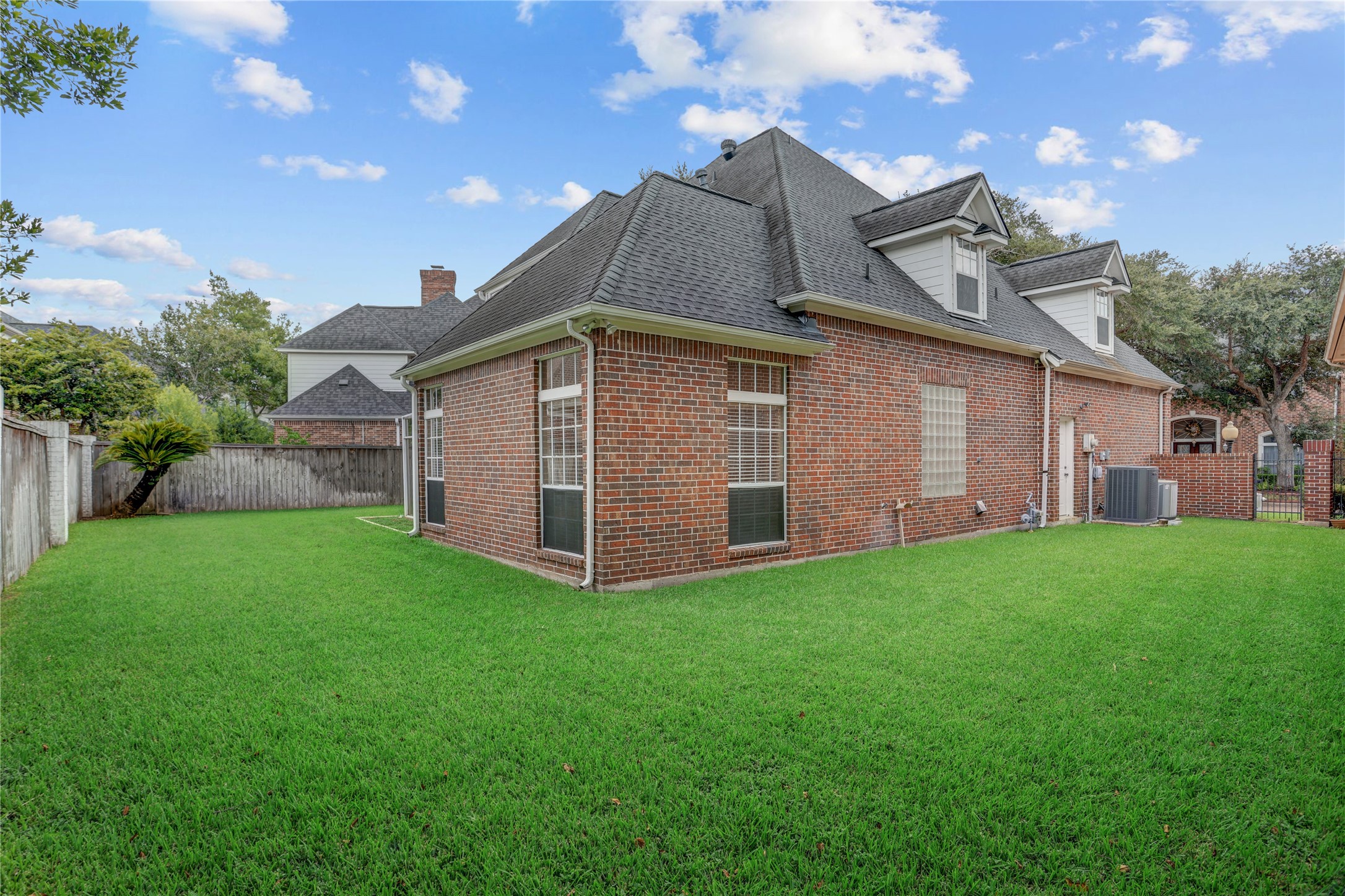 45 Ambleside Crescent Drive Property Photo 23