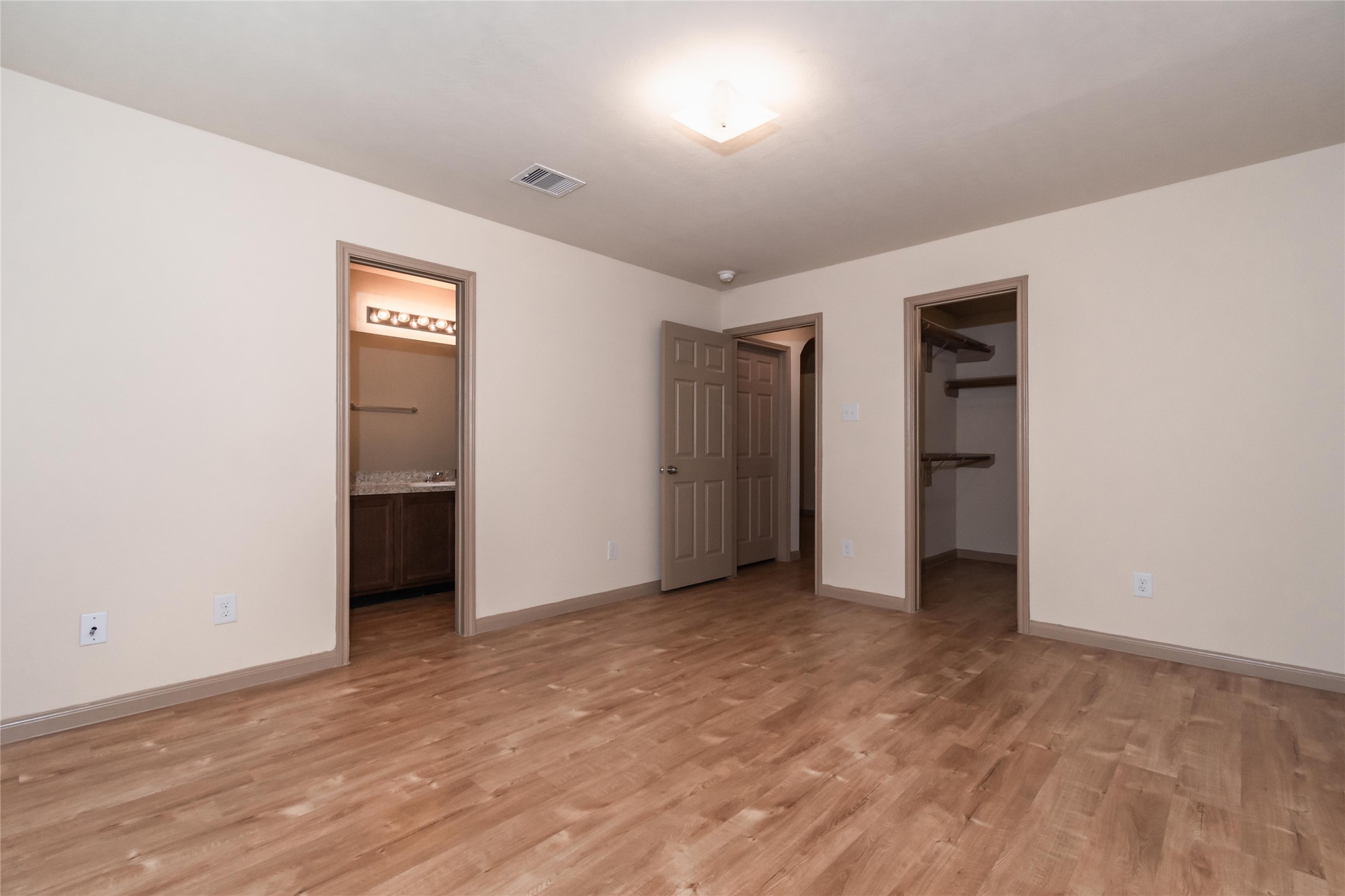 5722 Long Arbor Drive Property Photo 7