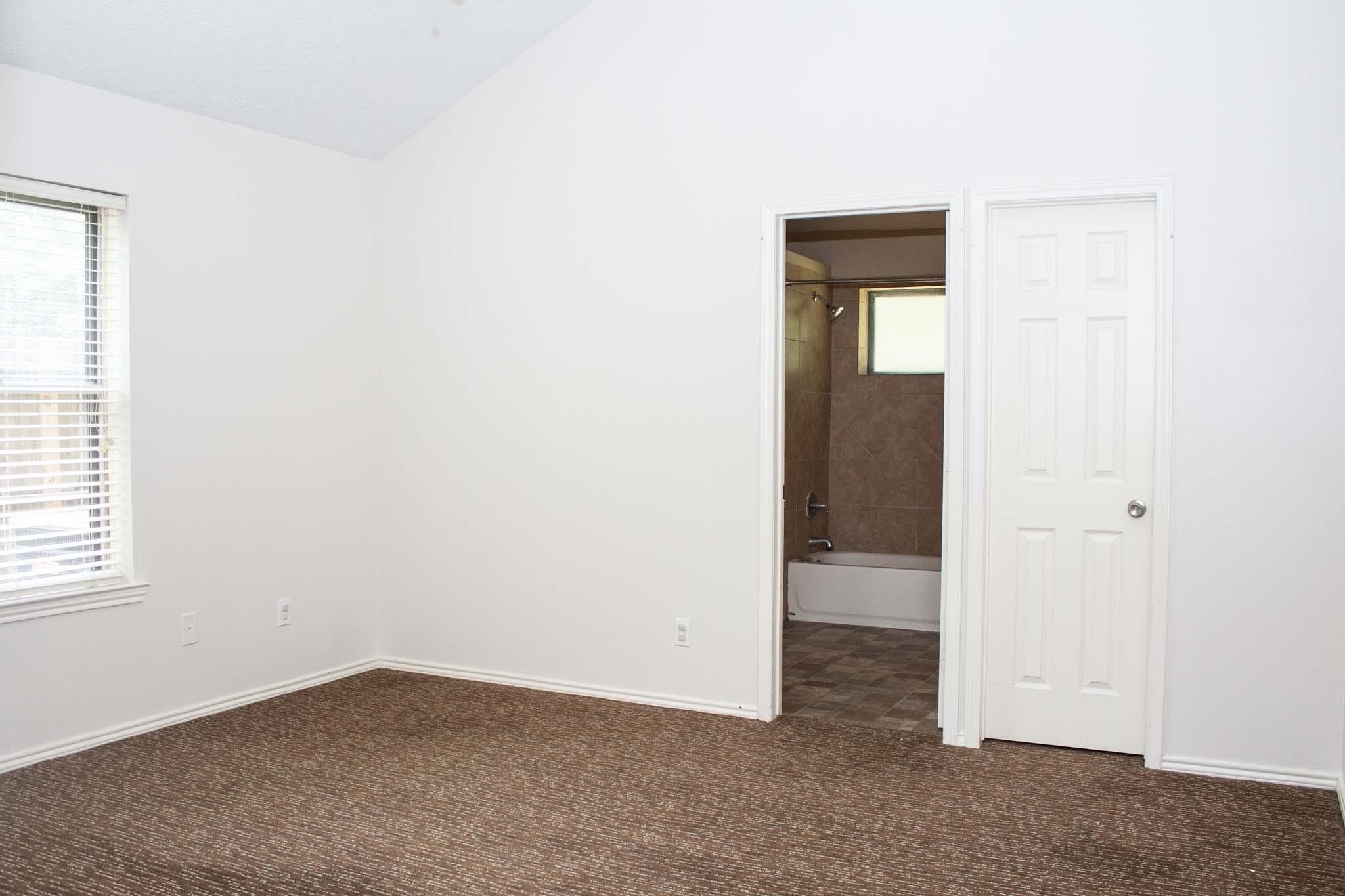 9526 Dundalk Street Property Photo 12