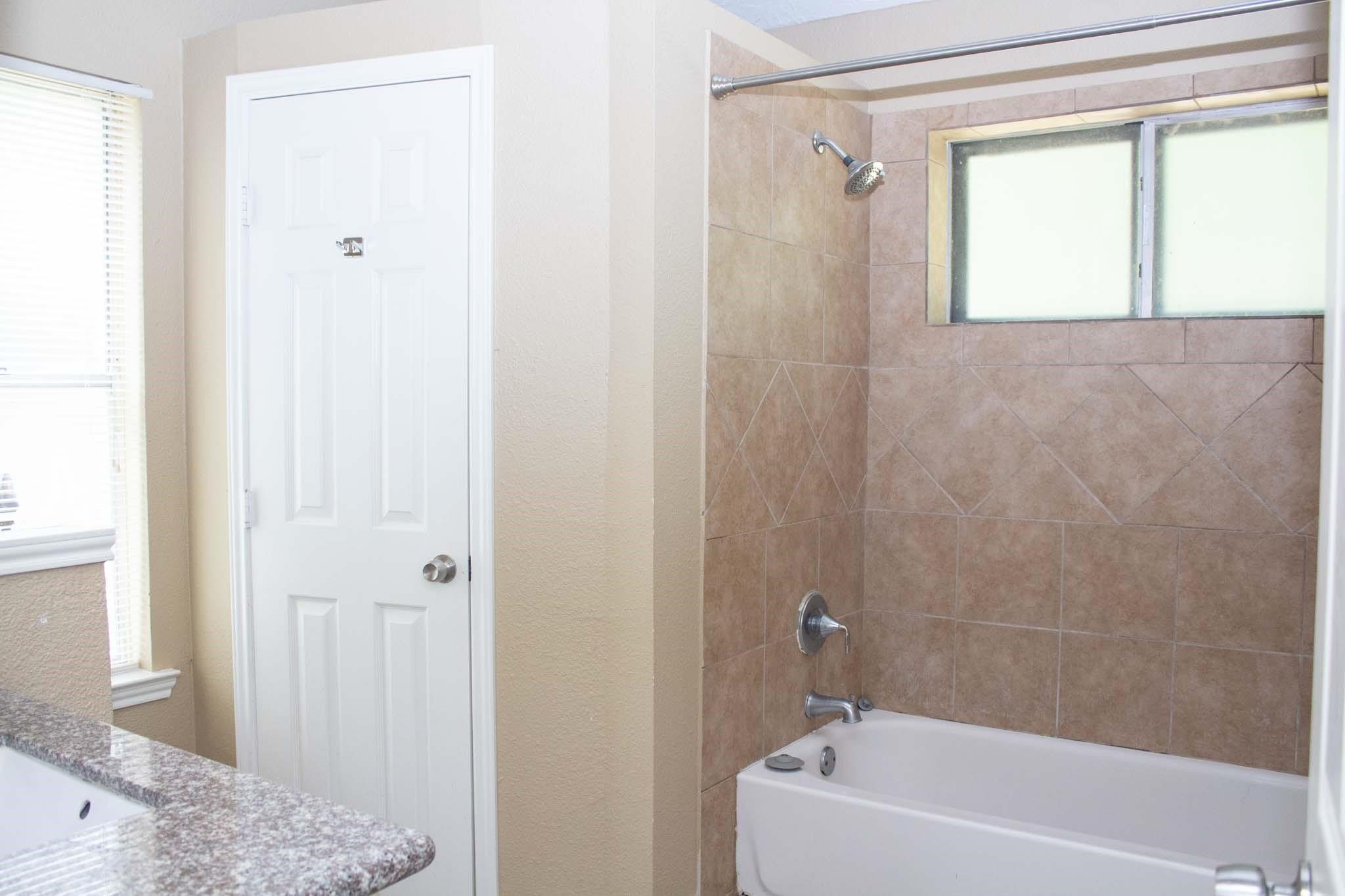 9526 Dundalk Street Property Photo 13