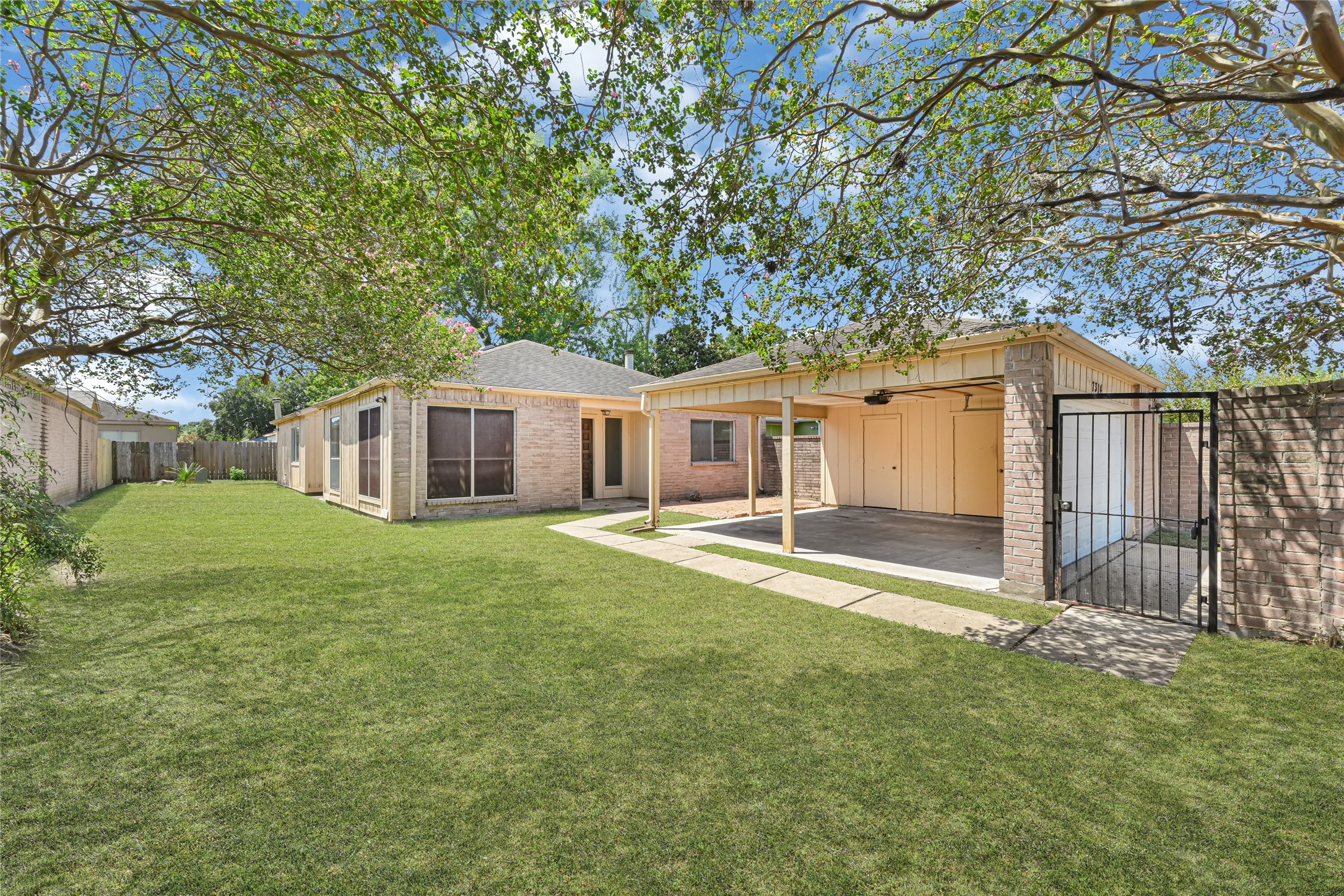 7314 Addicks Clodine Road Property Photo 3