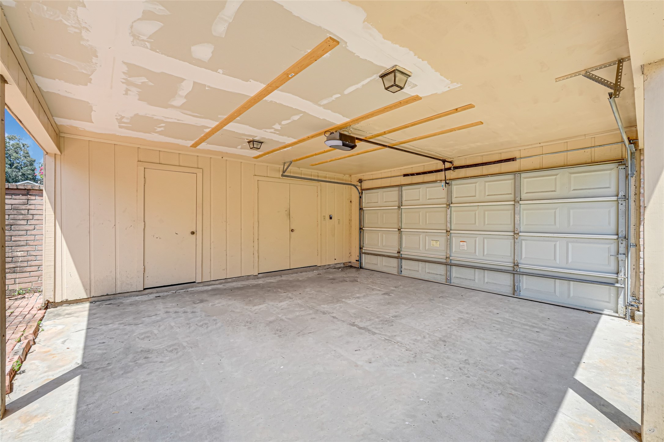 7314 Addicks Clodine Road Property Photo 4