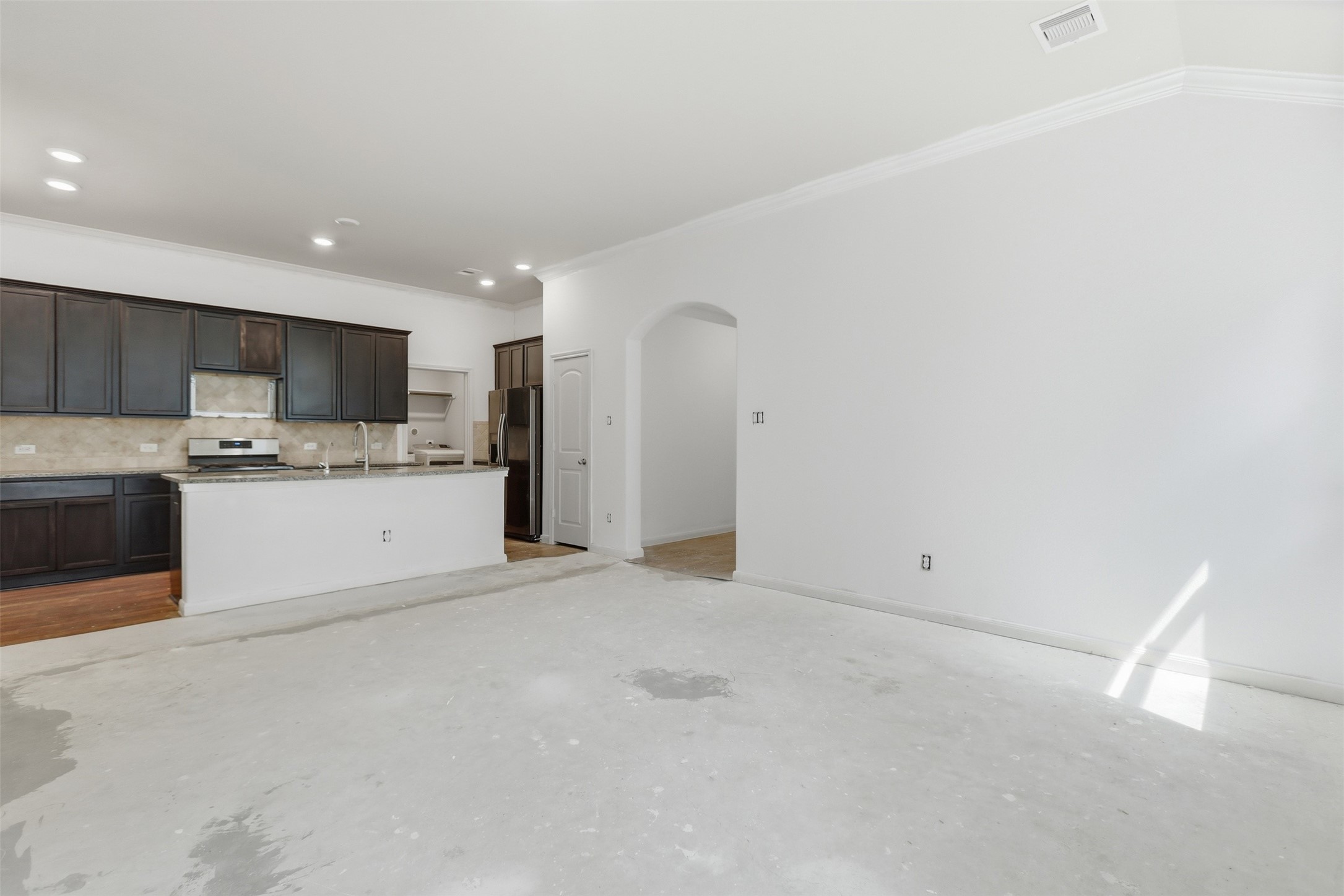 2602 Cold River Dr Drive Property Photo 4