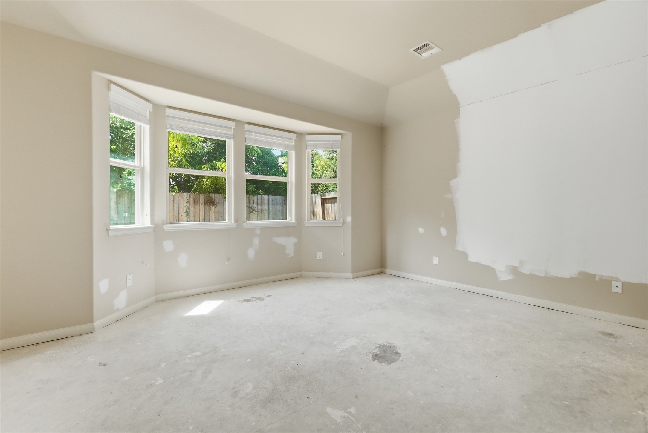 2602 Cold River Dr Drive Property Photo 14