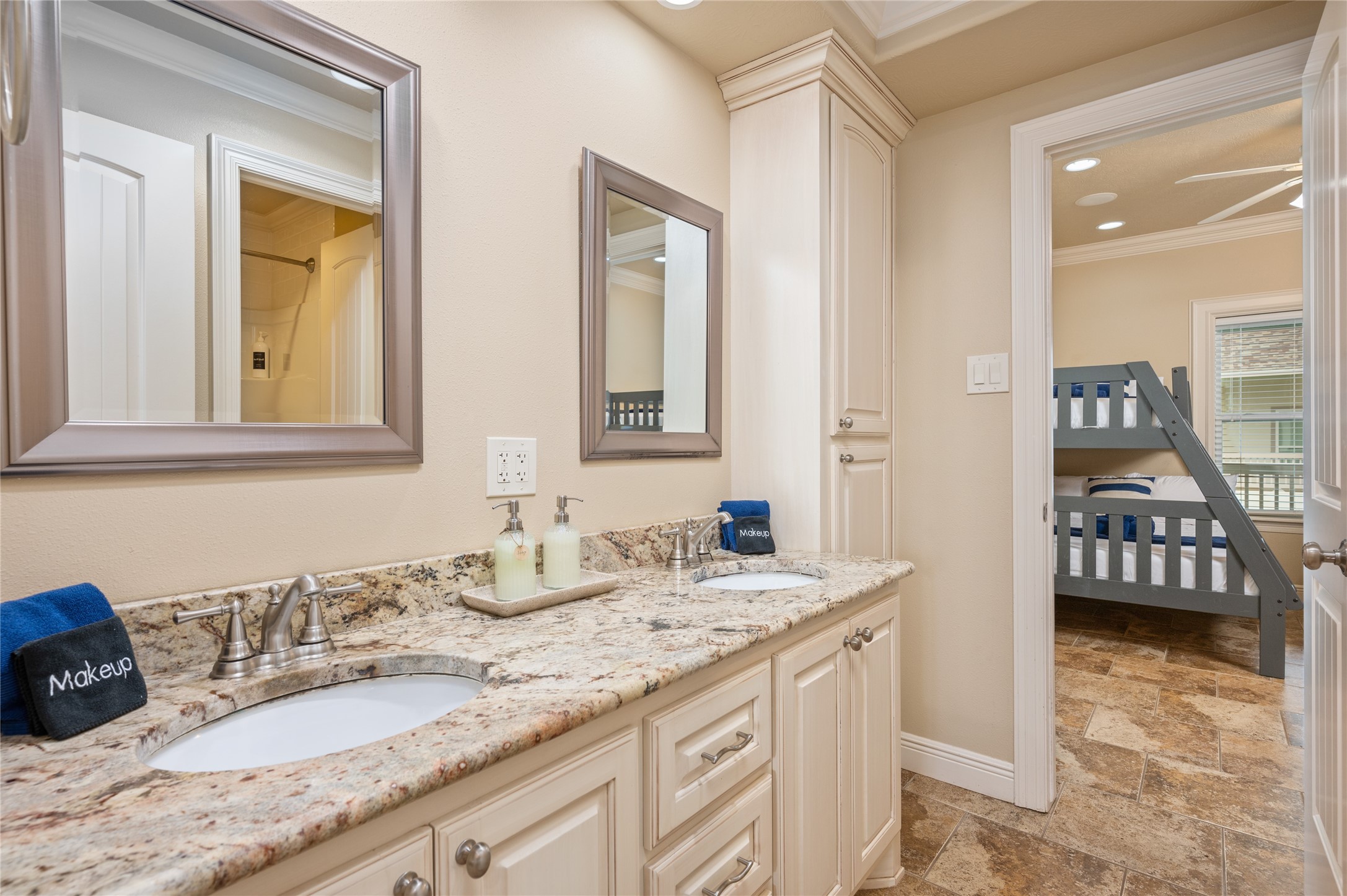 819 Eastview Property Photo 34