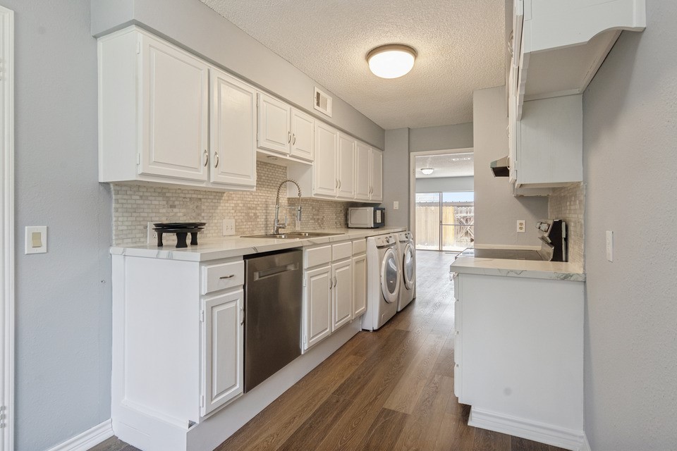 14447 Misty Meadow Lane Property Photo 7