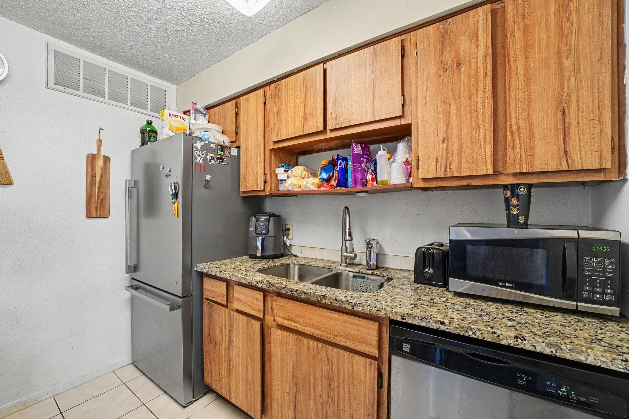 1516 Bay Area Boulevard F15 Property Photo 4