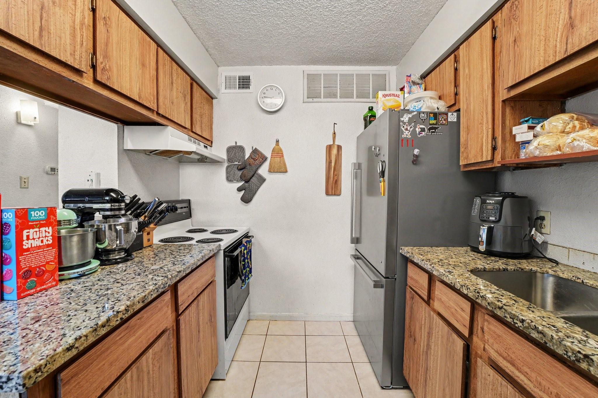 1516 Bay Area Boulevard F15 Property Photo 6