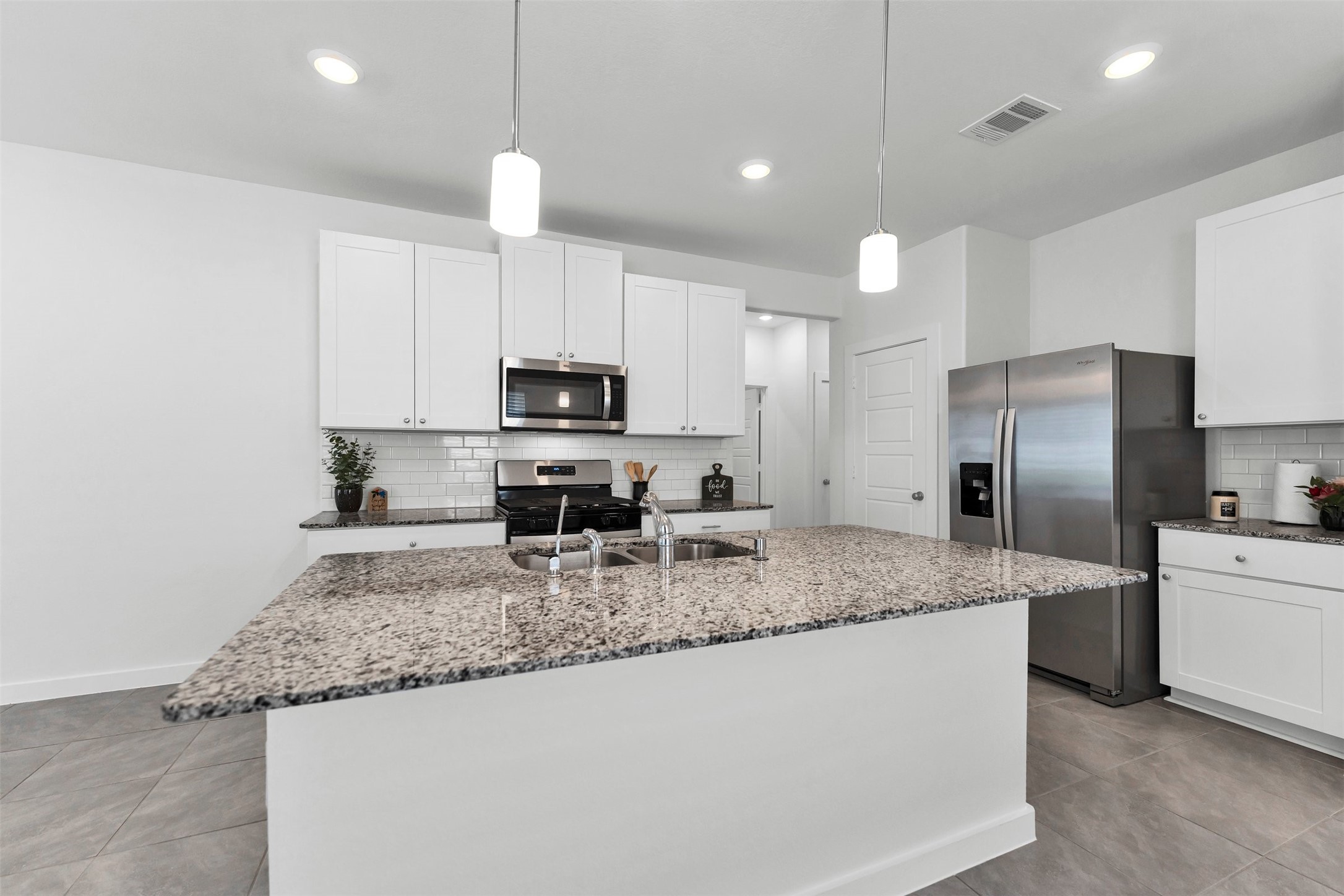 208 Charles Ridge Drive Property Photo 8