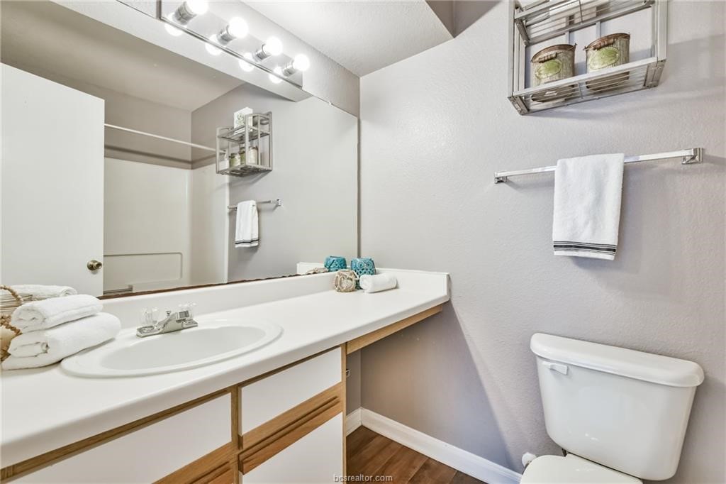 529 Southwest Parkway Parkway 203 Property Photo 29