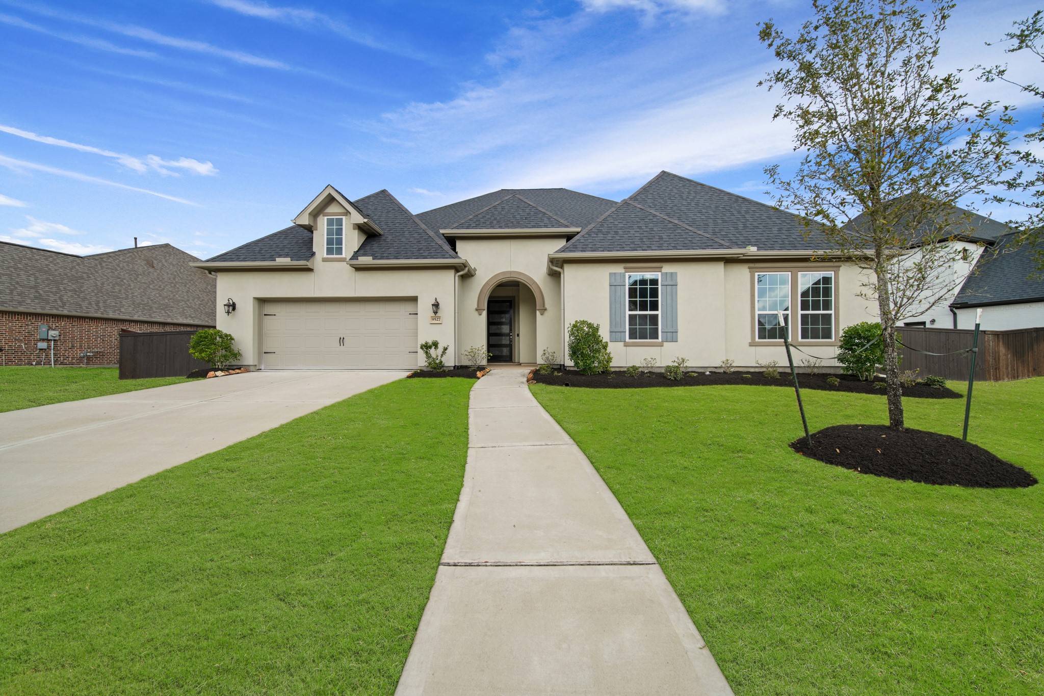 9527 Sanger Way Property Photo 1