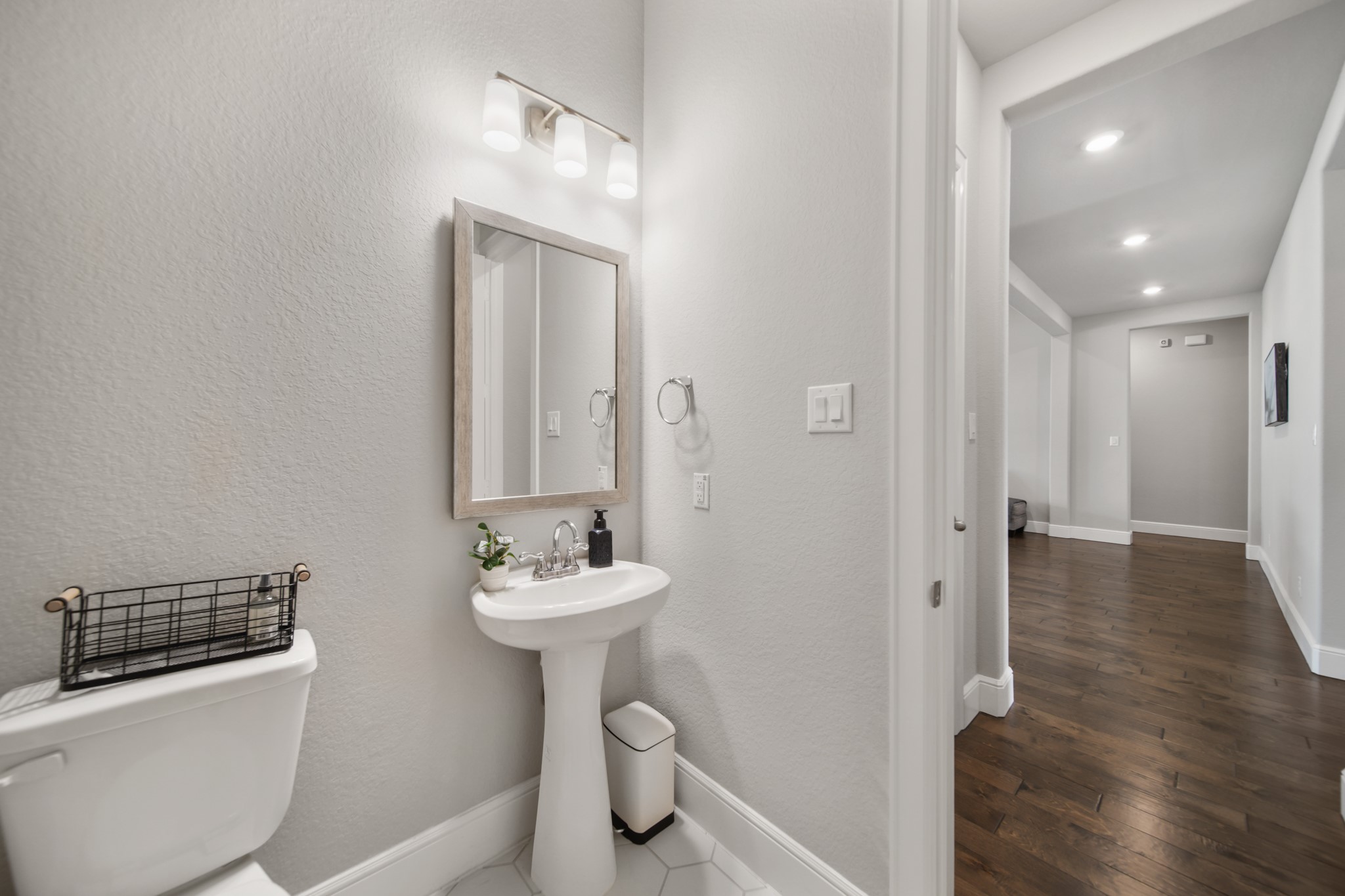 9527 Sanger Way Property Photo 19