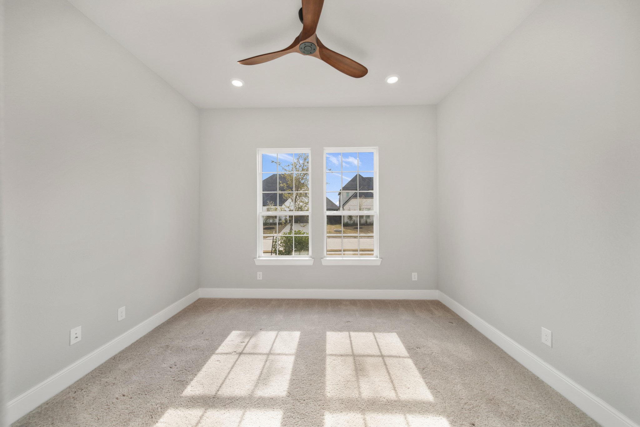 9527 Sanger Way Property Photo 31