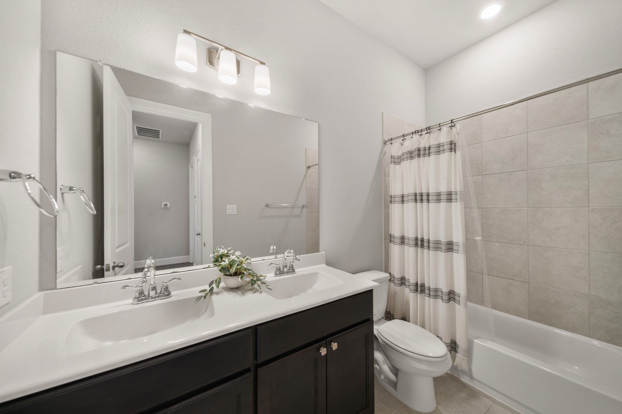 9527 Sanger Way Property Photo 32