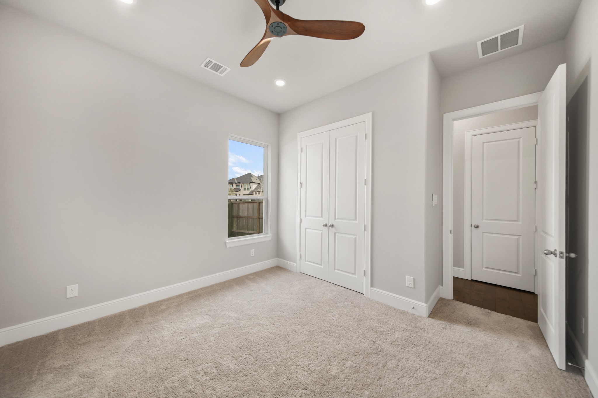 9527 Sanger Way Property Photo 33