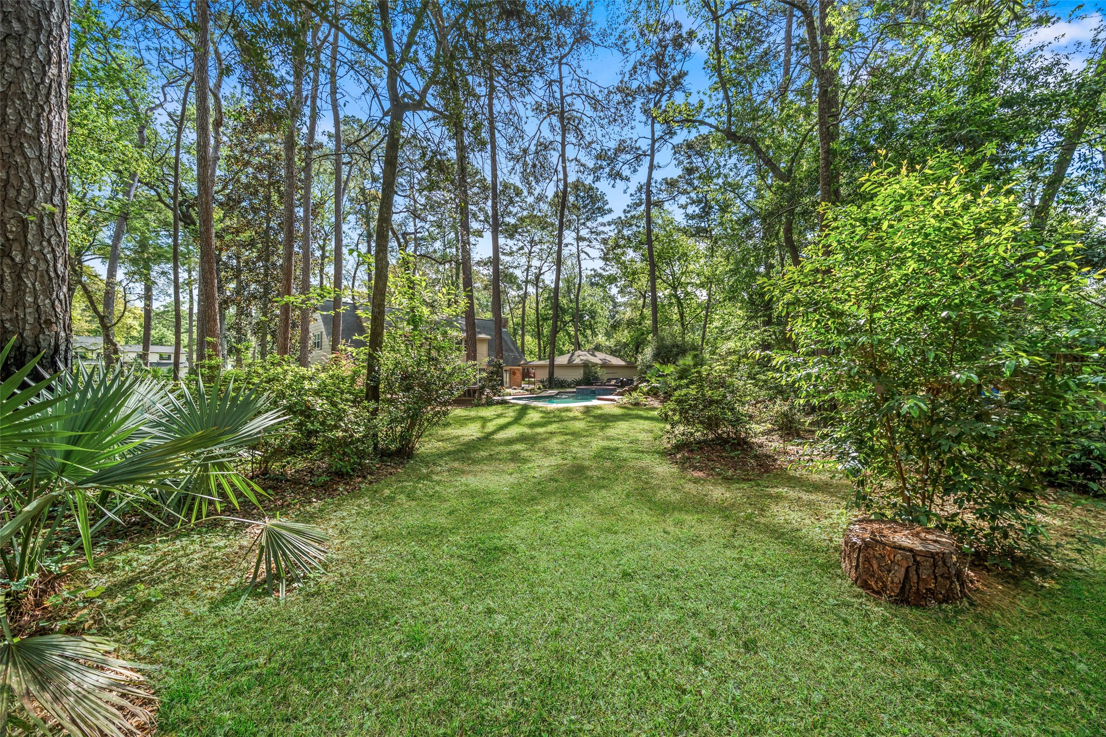 2918 Kings Forest Drive Property Photo 12
