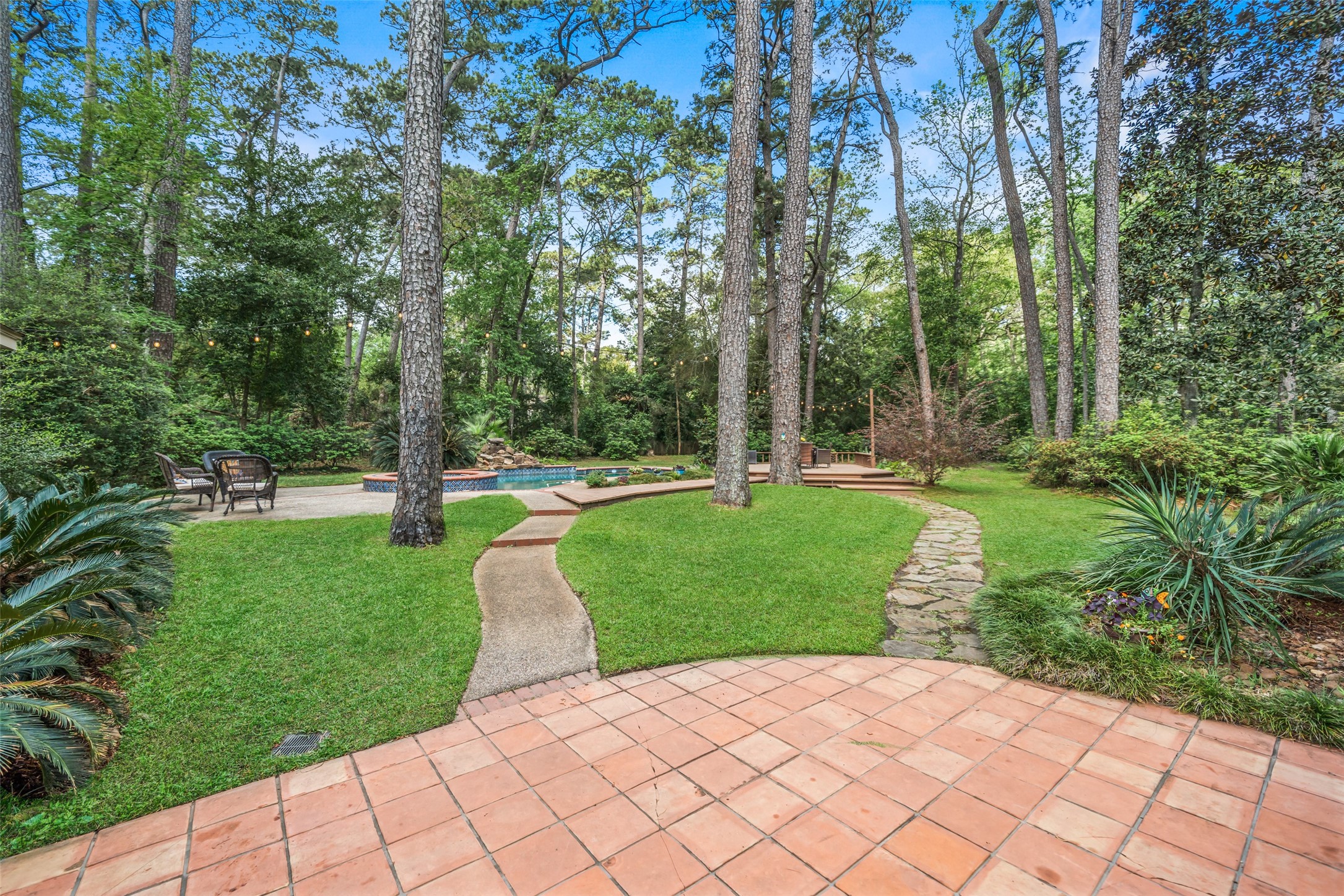2918 Kings Forest Drive Property Photo 47
