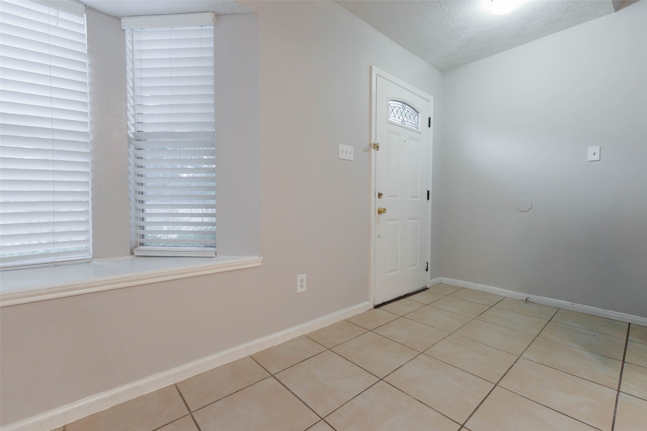 10502 Mist Lane Property Photo 6