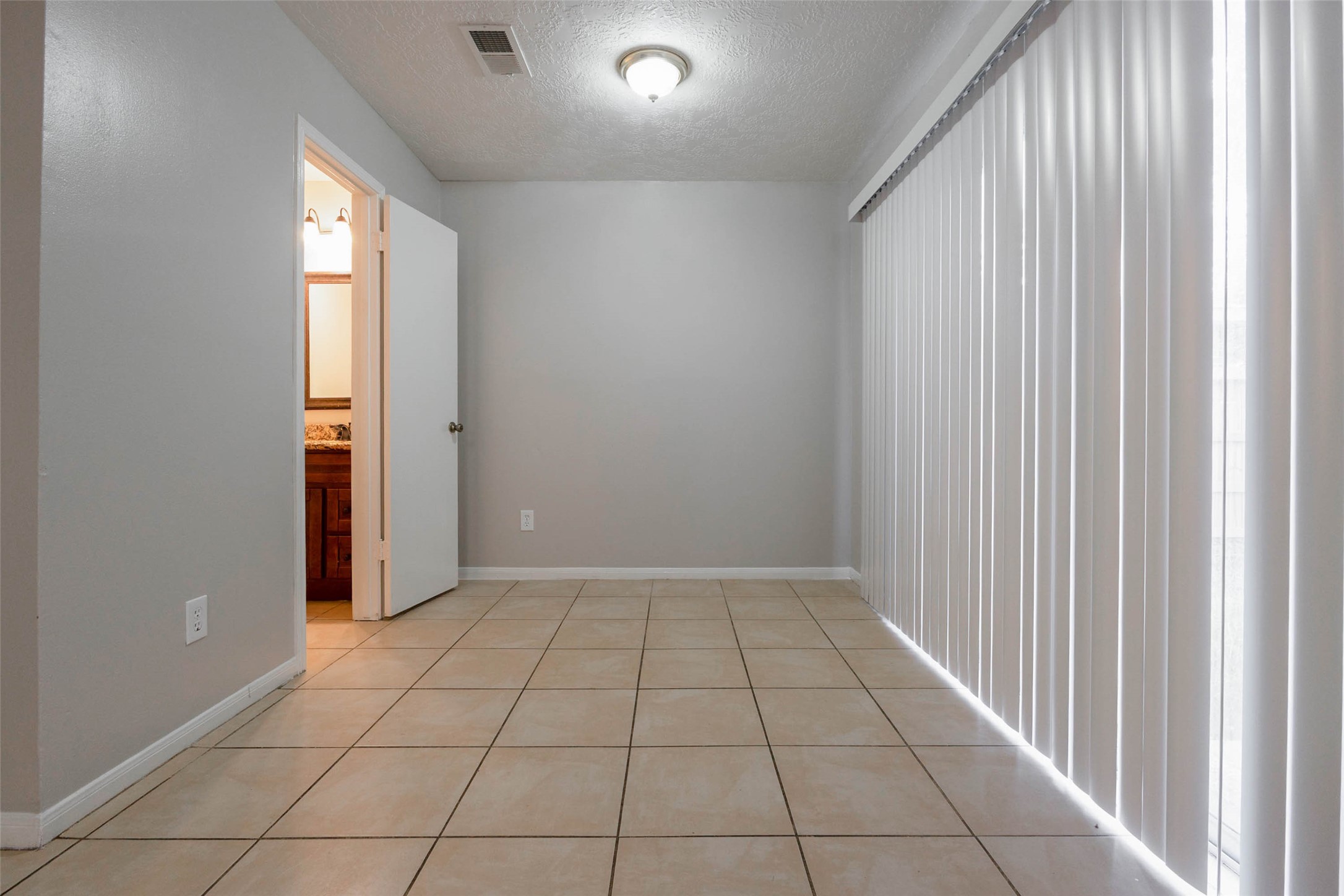 10502 Mist Lane Property Photo 16