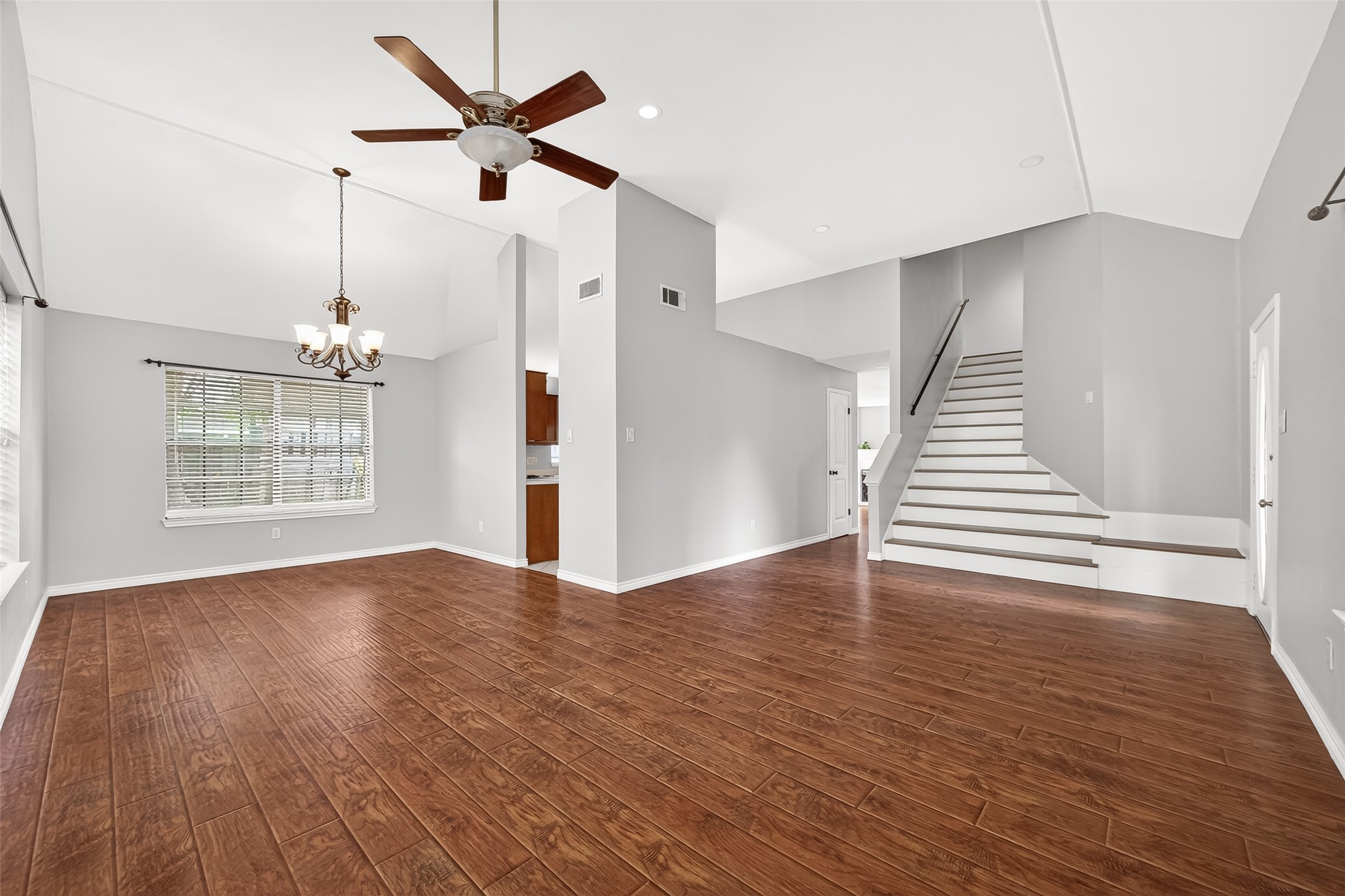 10414 Green Valley Ln Property Photo 7