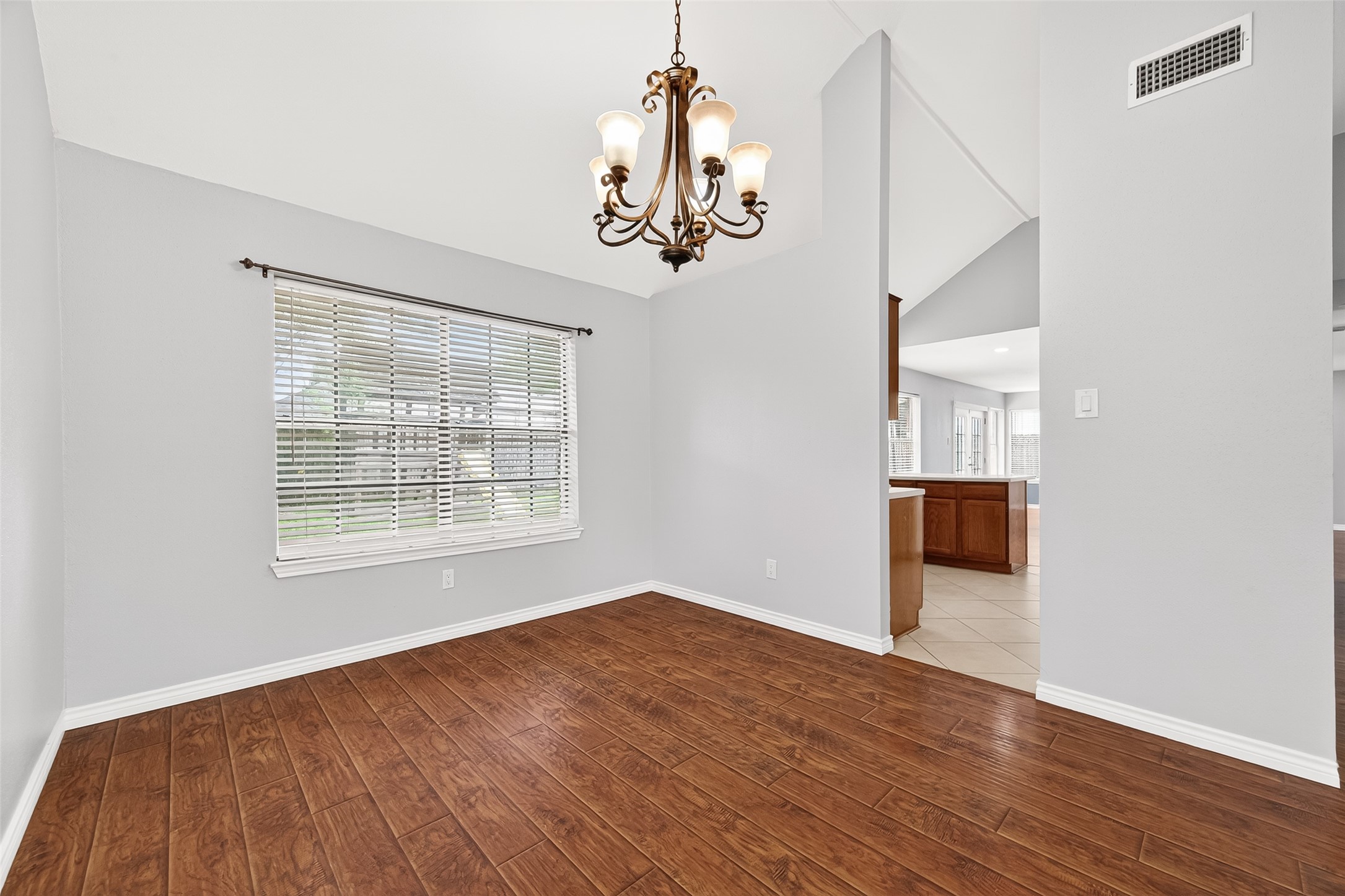 10414 Green Valley Ln Property Photo 9