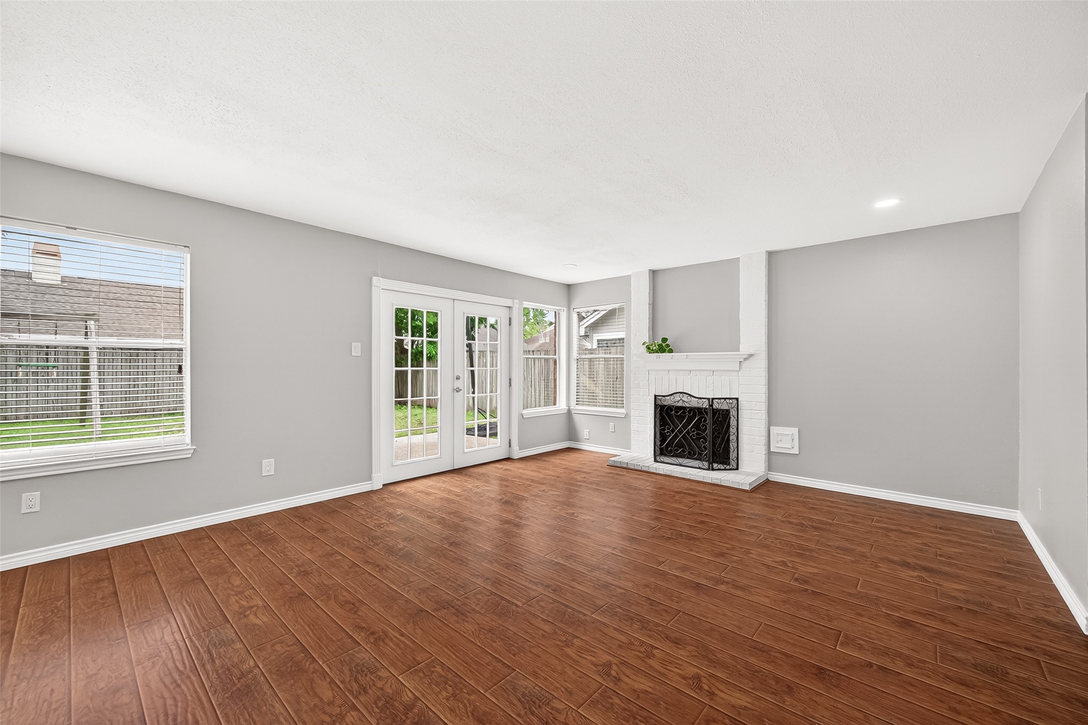 10414 Green Valley Ln Property Photo 13