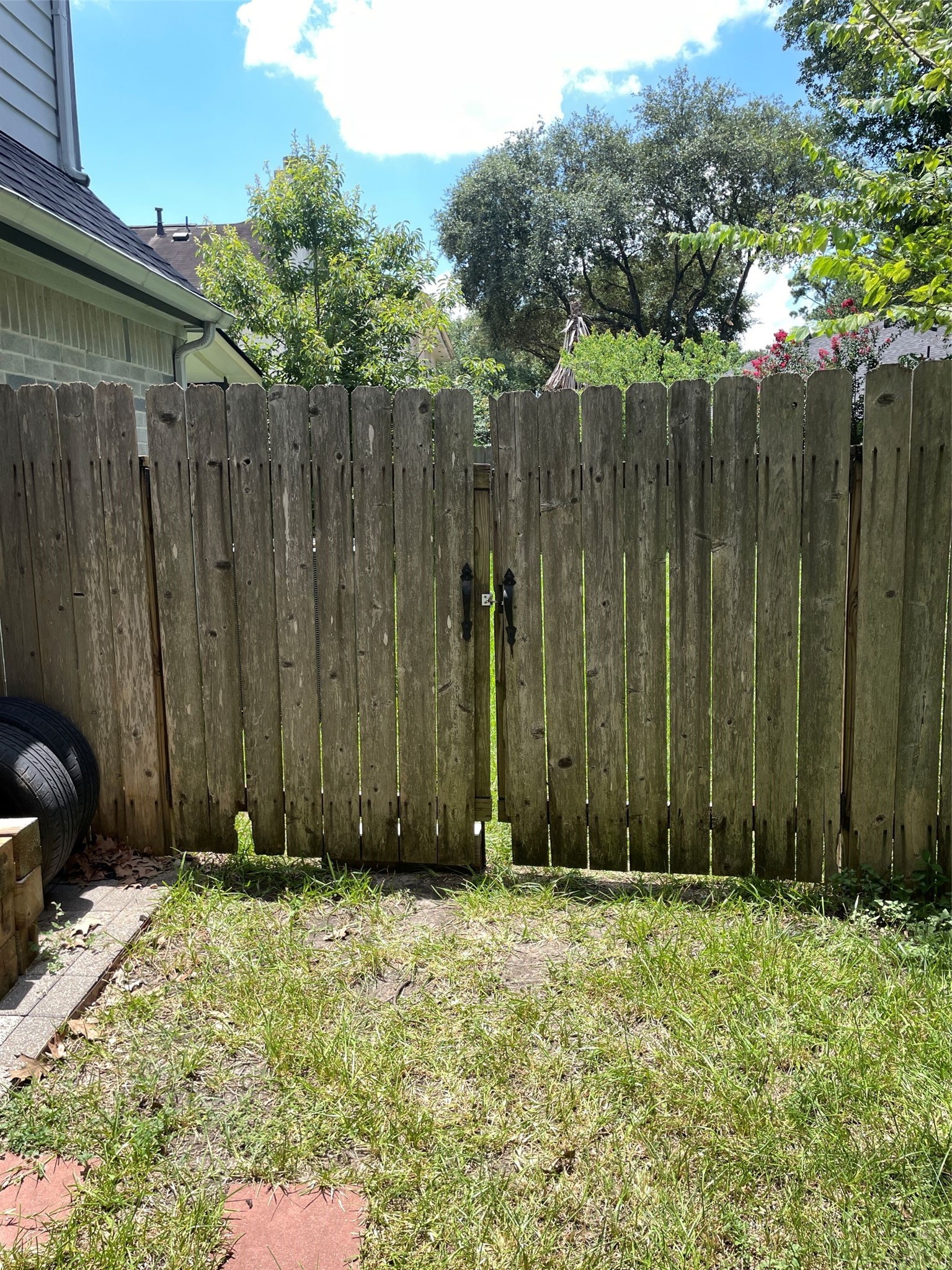 3427 Ramsgate Drive Property Photo 5
