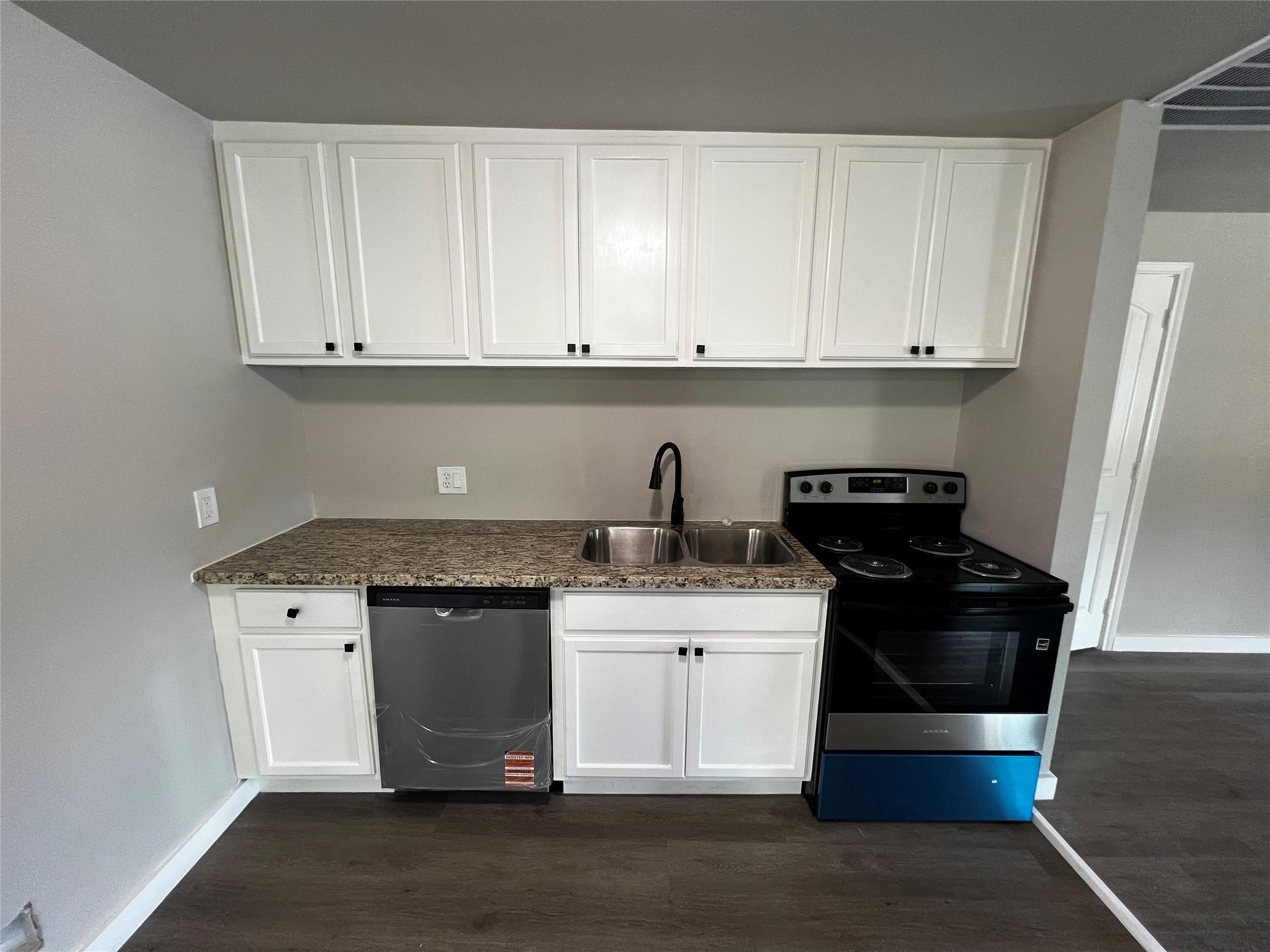 1801 Norlinda Street Property Photo 3