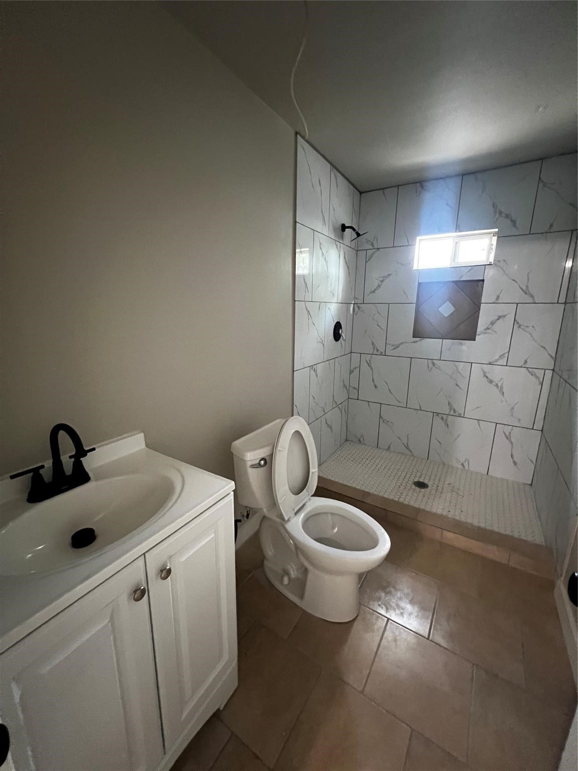 1801 Norlinda Street Property Photo 11