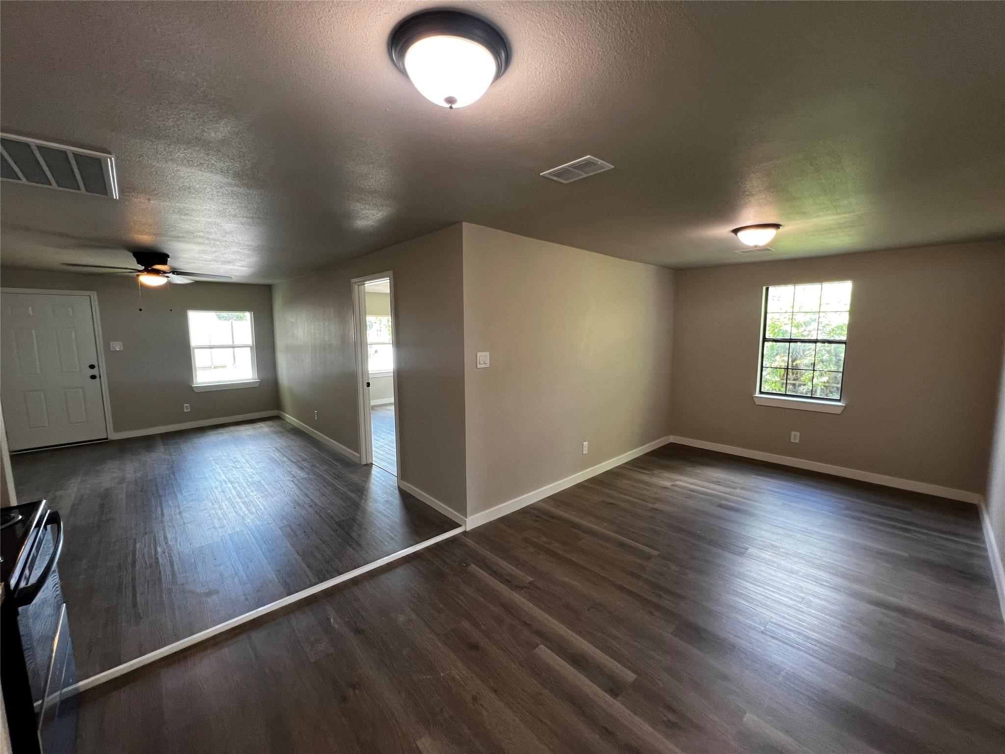 1801 Norlinda Street Property Photo 12