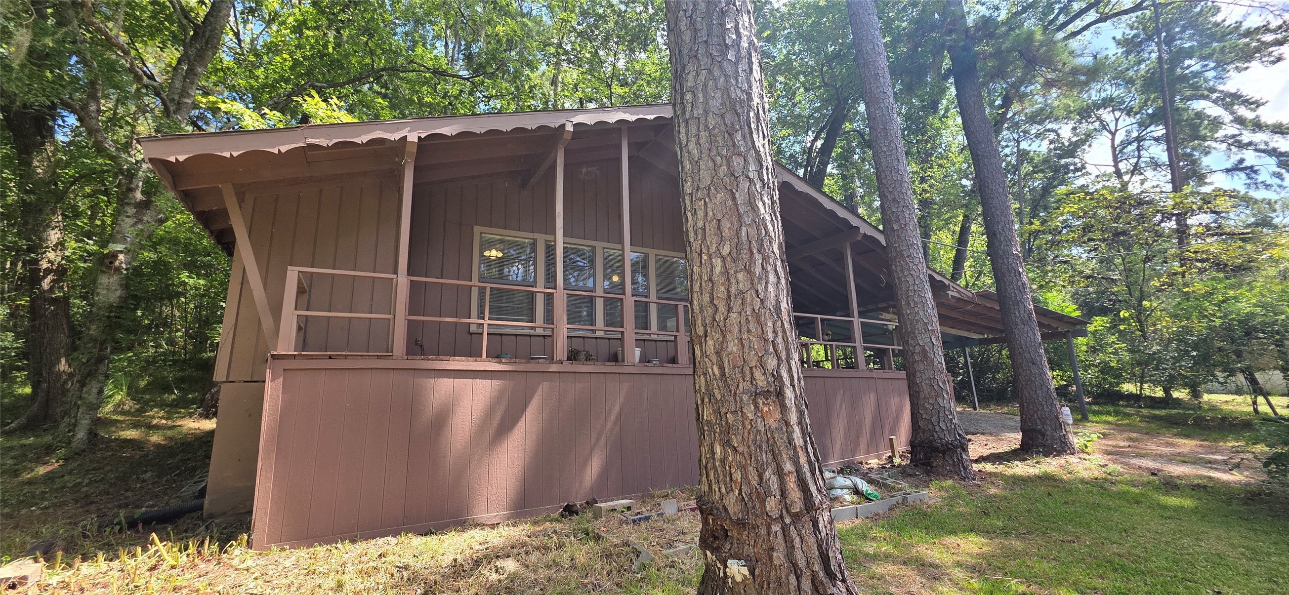 131 Cove Drive Property Photo 1