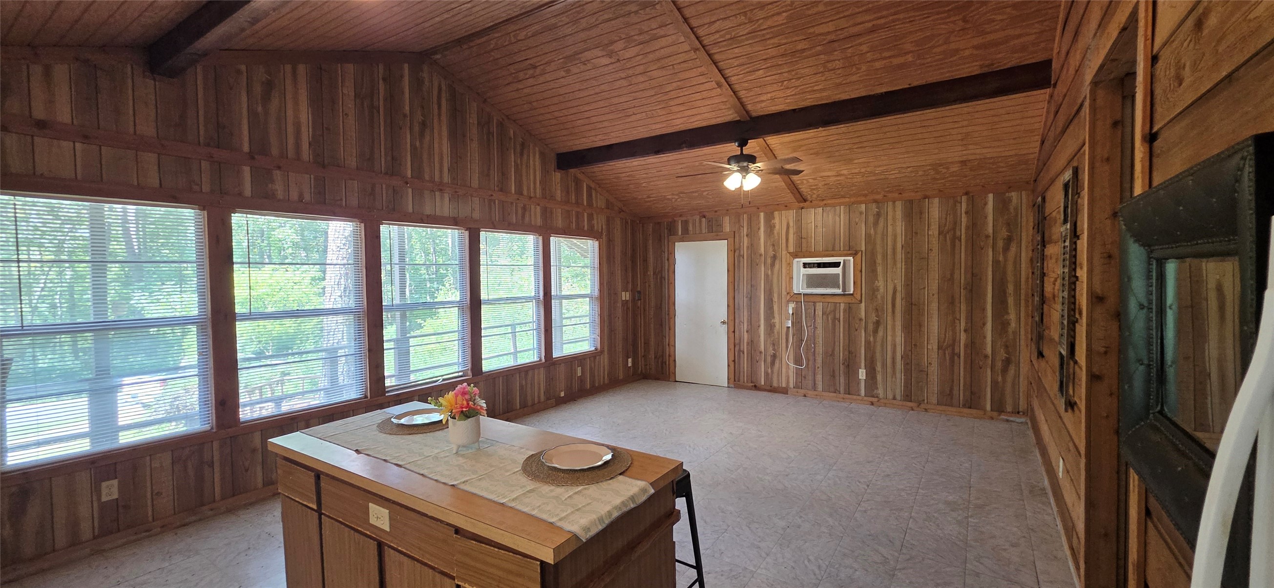 131 Cove Drive Property Photo 8