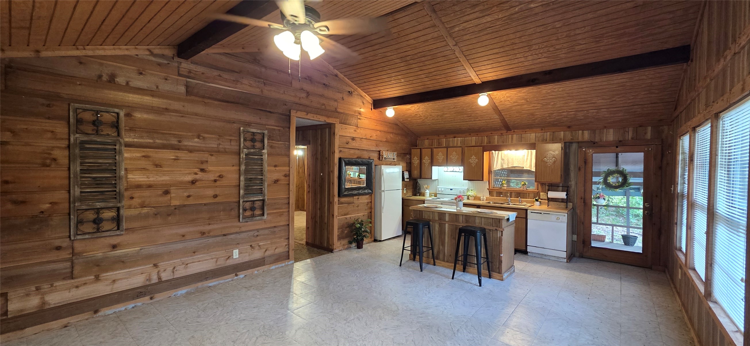 131 Cove Drive Property Photo 12
