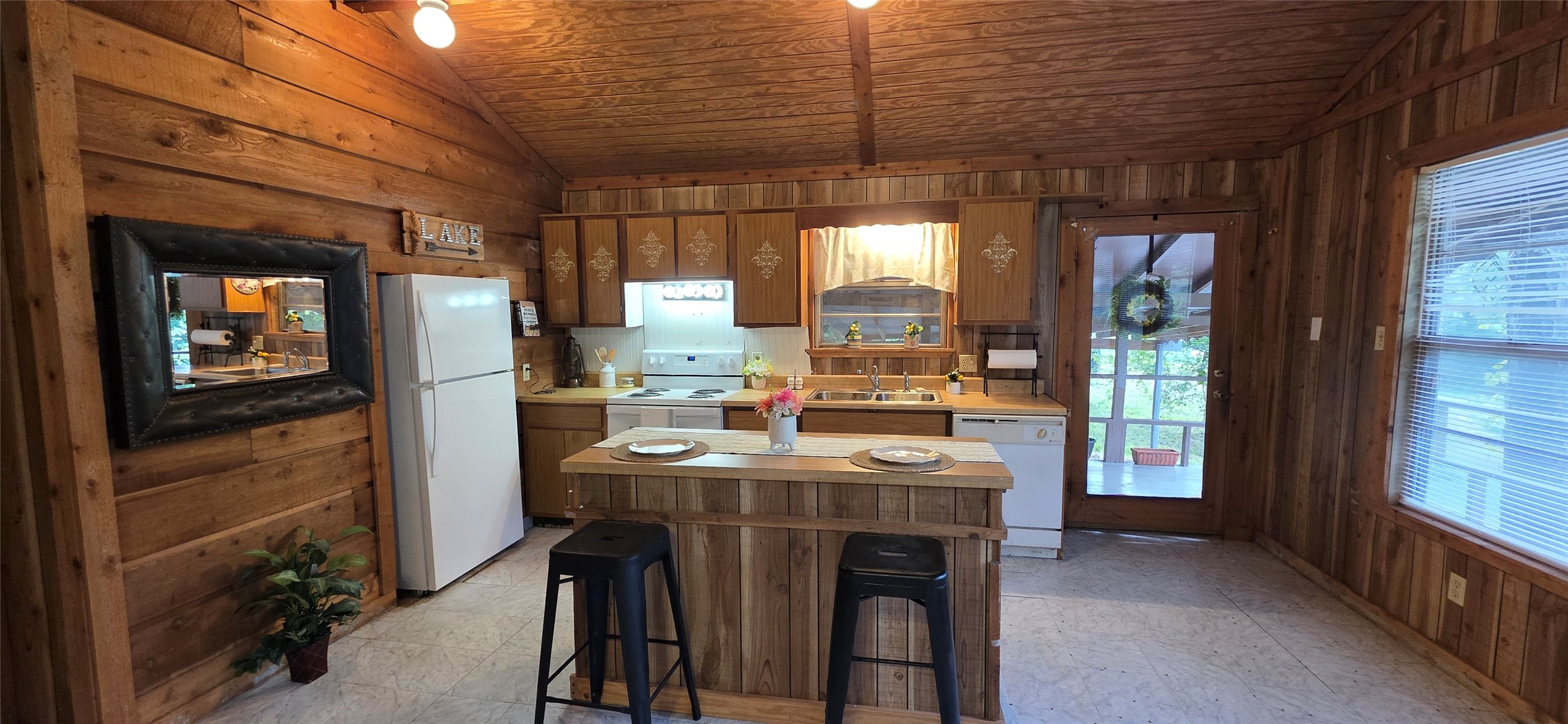 131 Cove Drive Property Photo 13