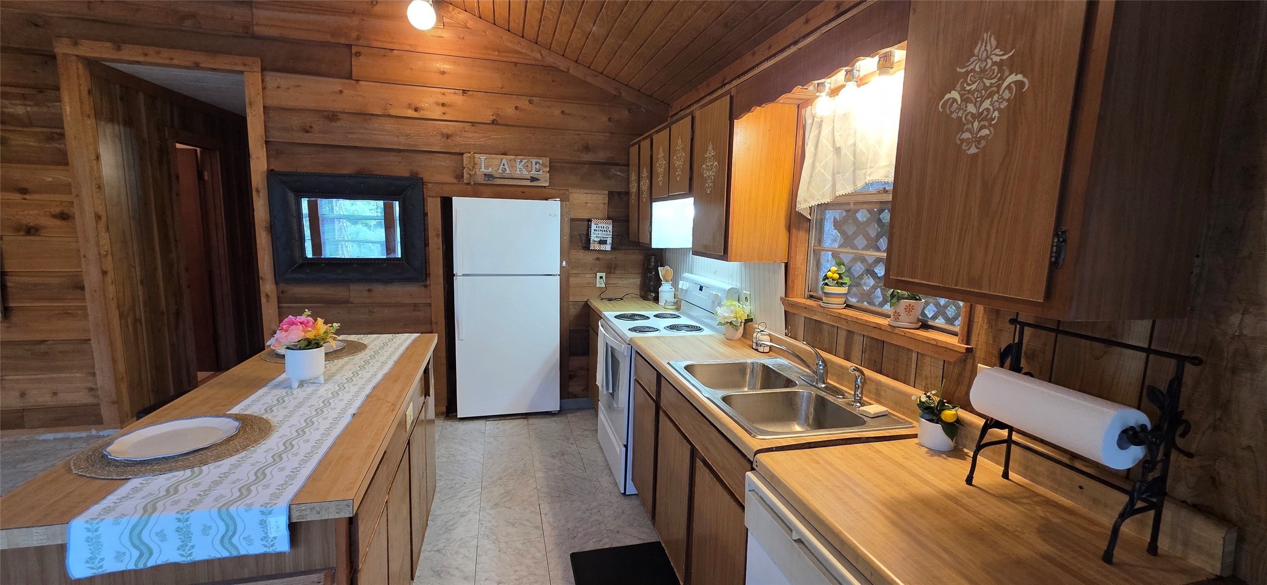131 Cove Drive Property Photo 14