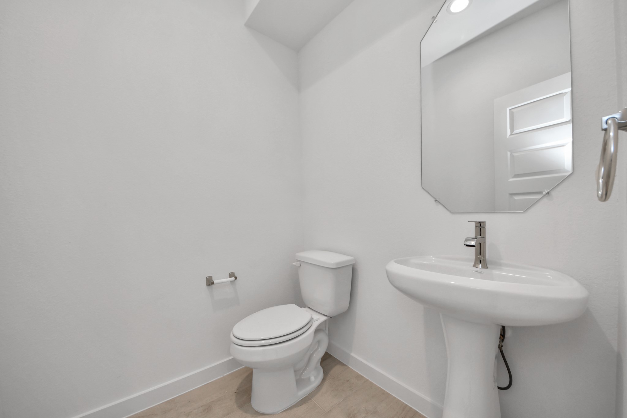 2942 Bury Park Drive Property Photo 9