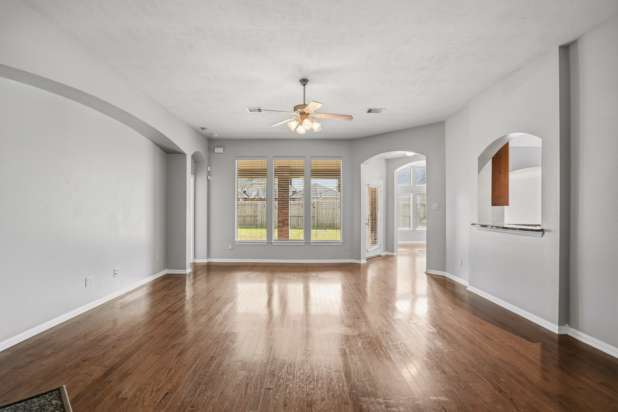28211 Emerald Creek Lane Property Photo 7