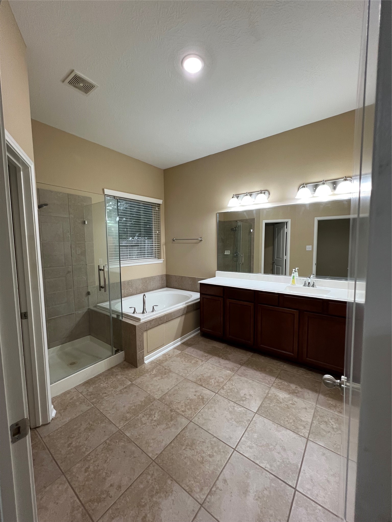 1727 Stieler Drive Property Photo 7