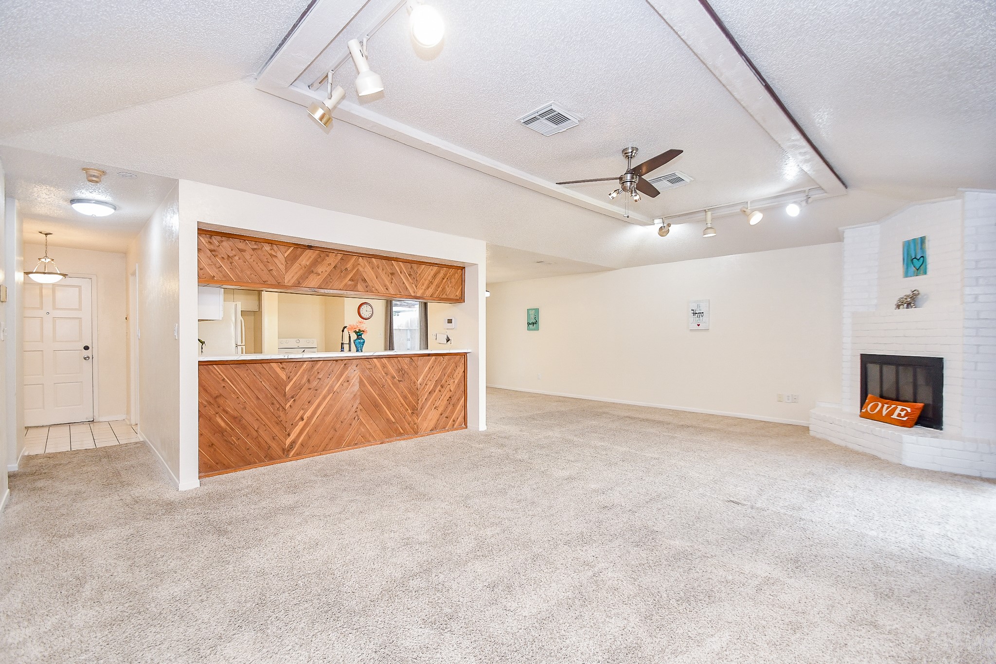 11554 Chesswood Drive Property Photo 4