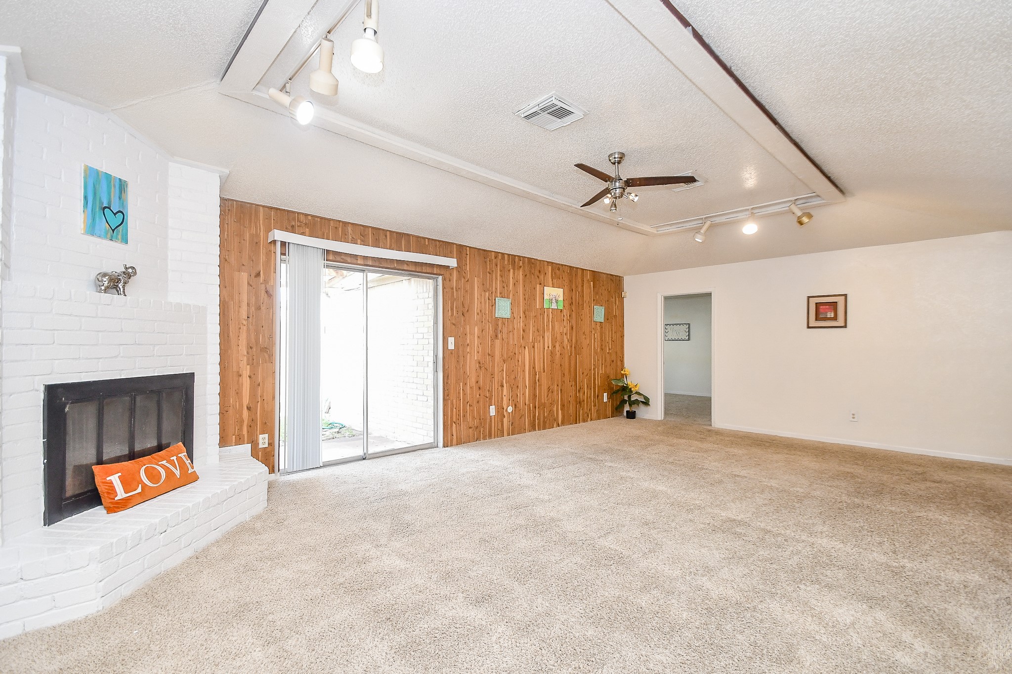 11554 Chesswood Drive Property Photo 7
