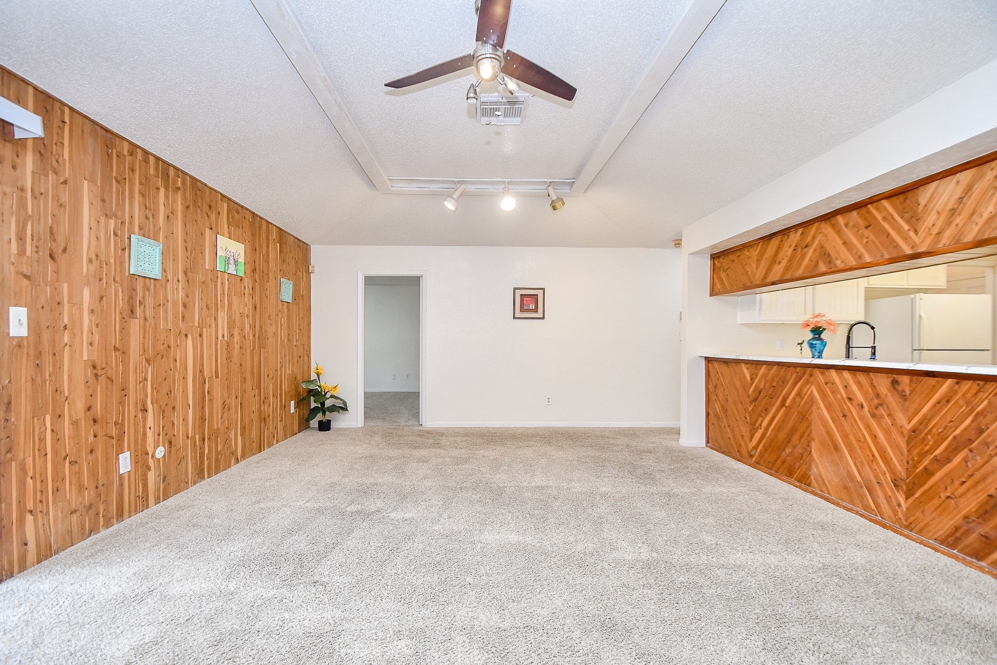 11554 Chesswood Drive Property Photo 8