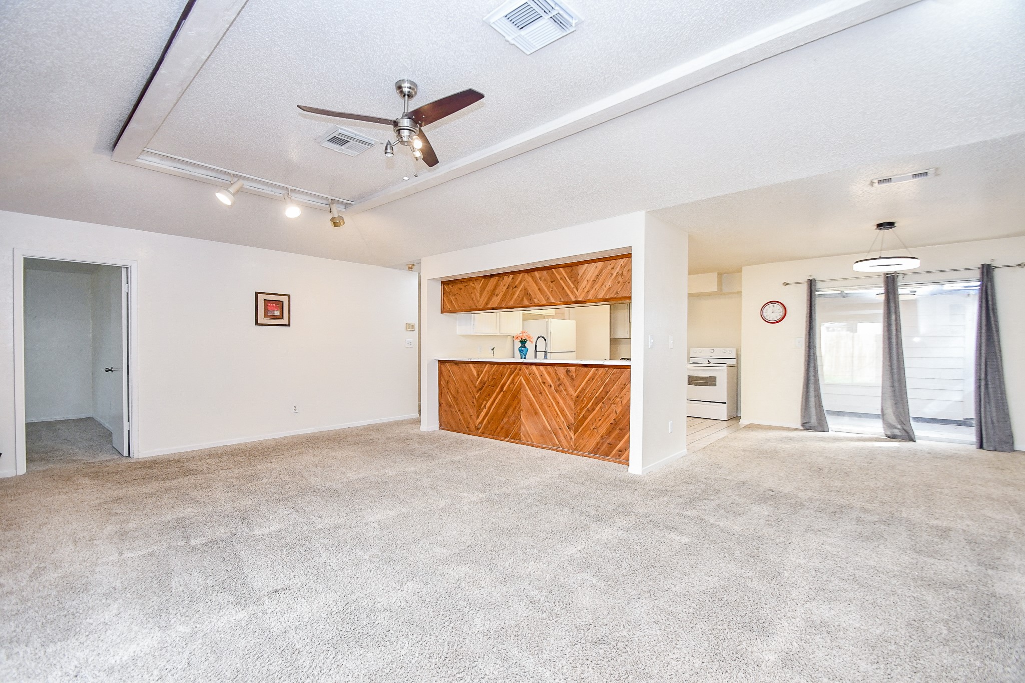 11554 Chesswood Drive Property Photo 9