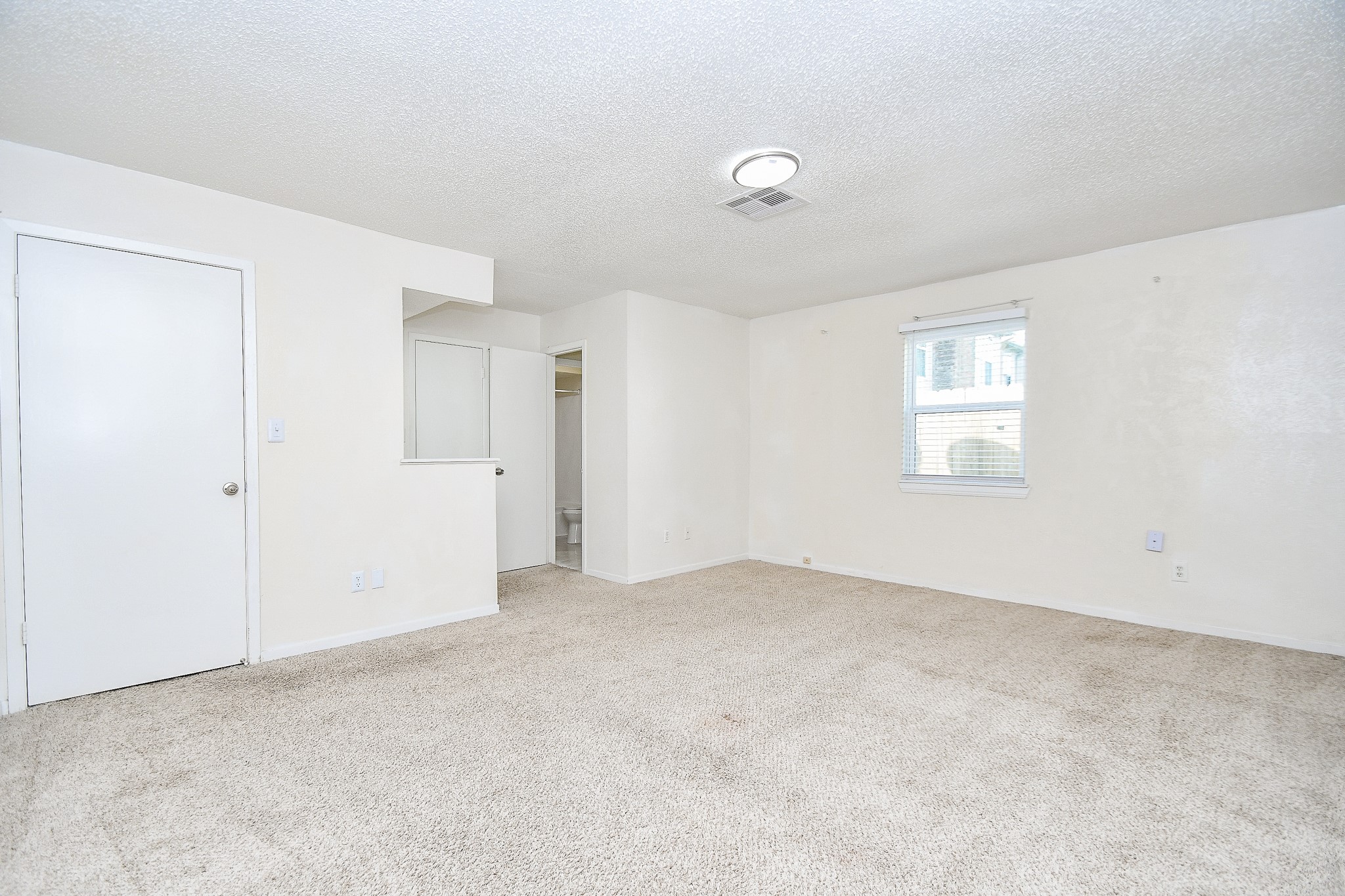 11554 Chesswood Drive Property Photo 19