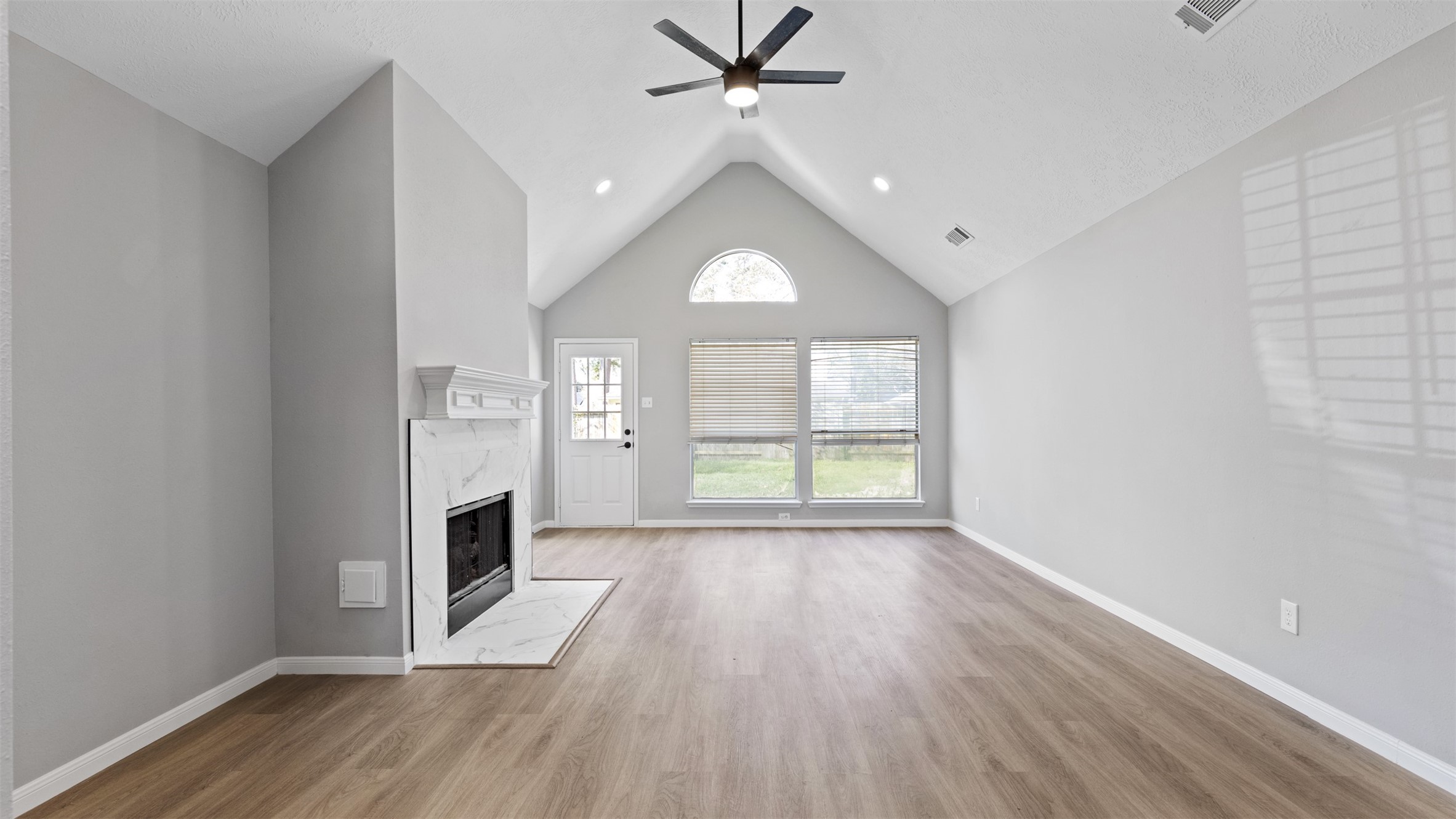 23923 Spring Oak Drive Property Photo 3
