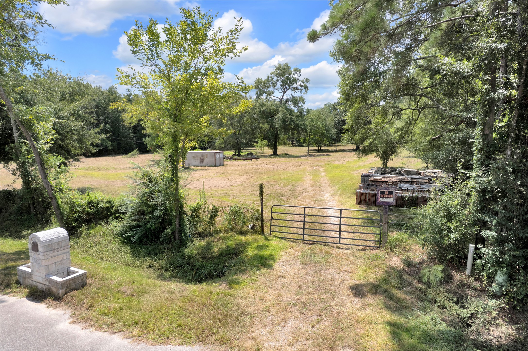 310 County Road 3280 Property Photo 4