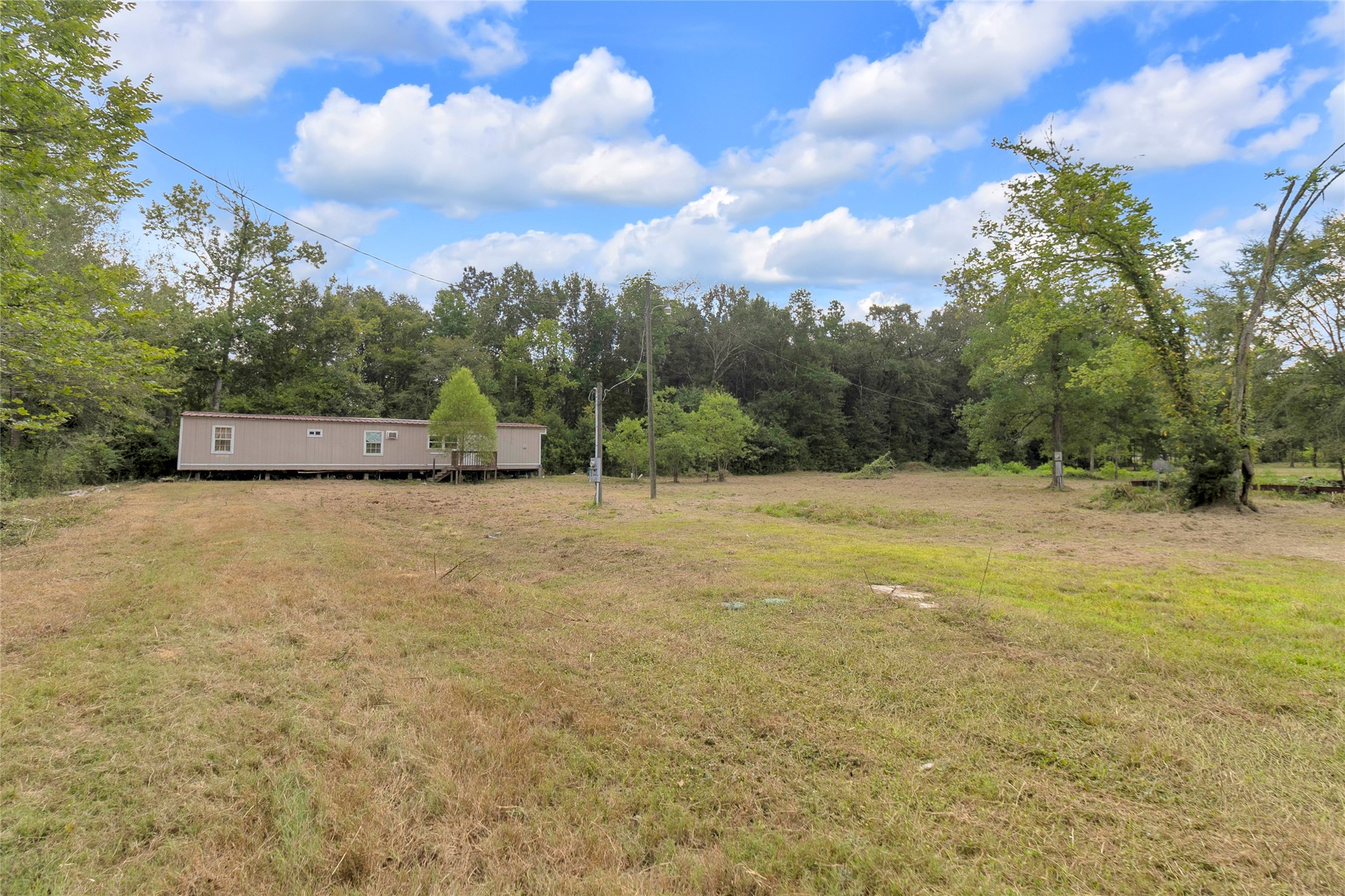 310 County Road 3280 Property Photo 5