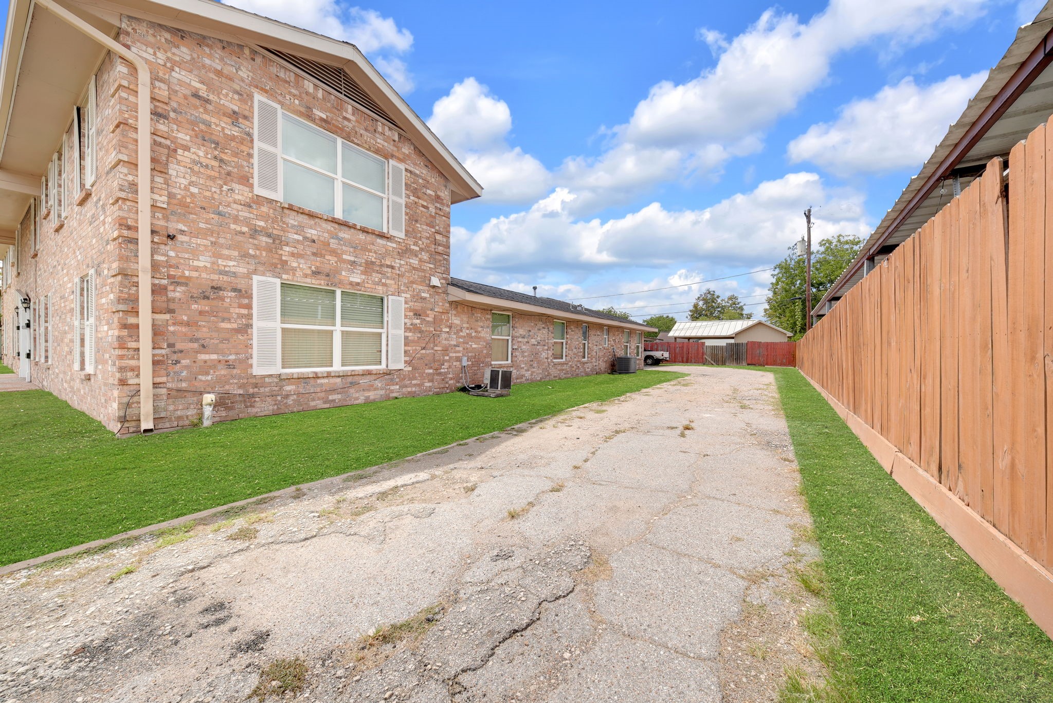 1210 Wafer Street 4 Property Photo 4