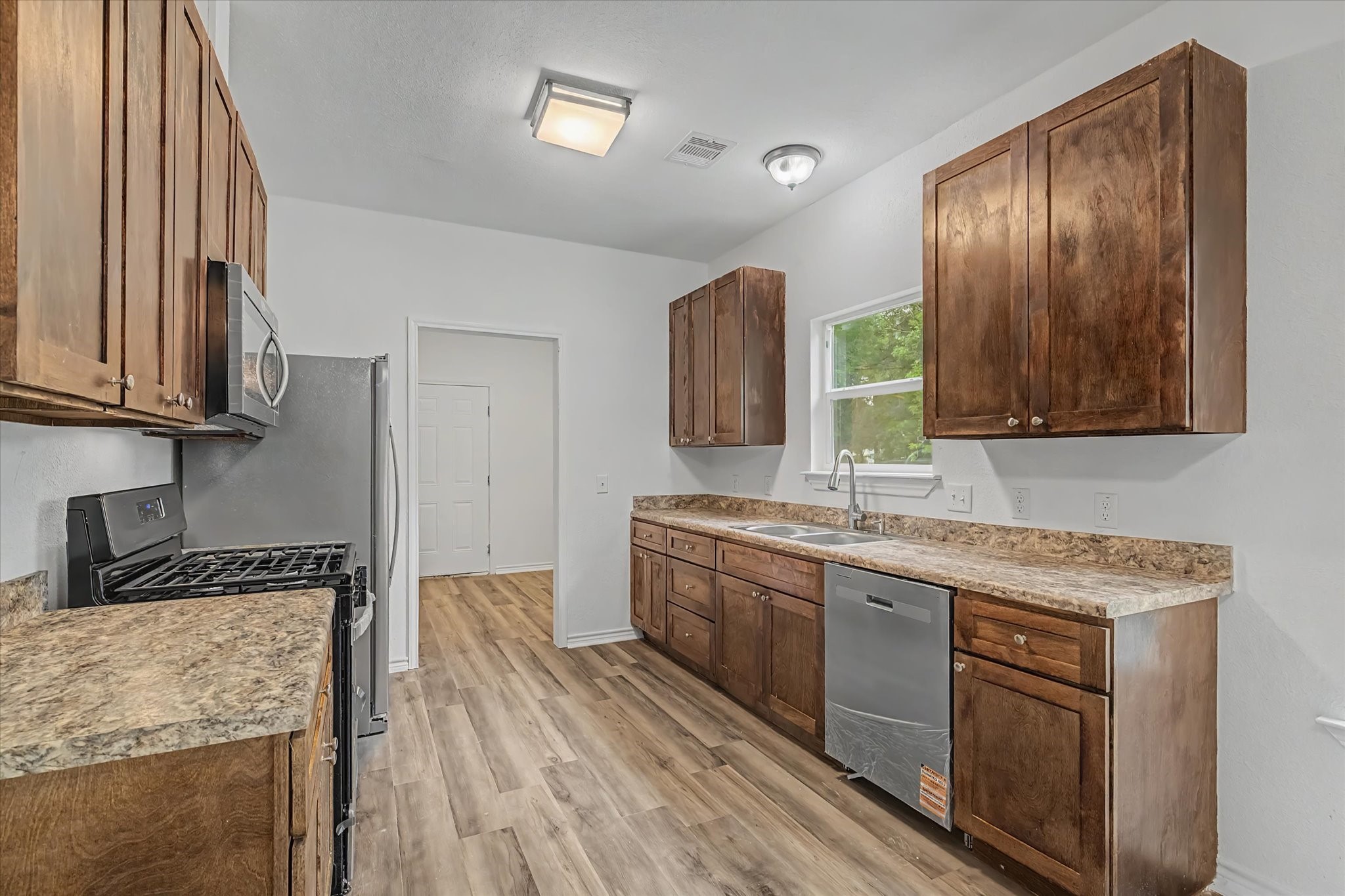 517 E Linney Street Property Photo 13